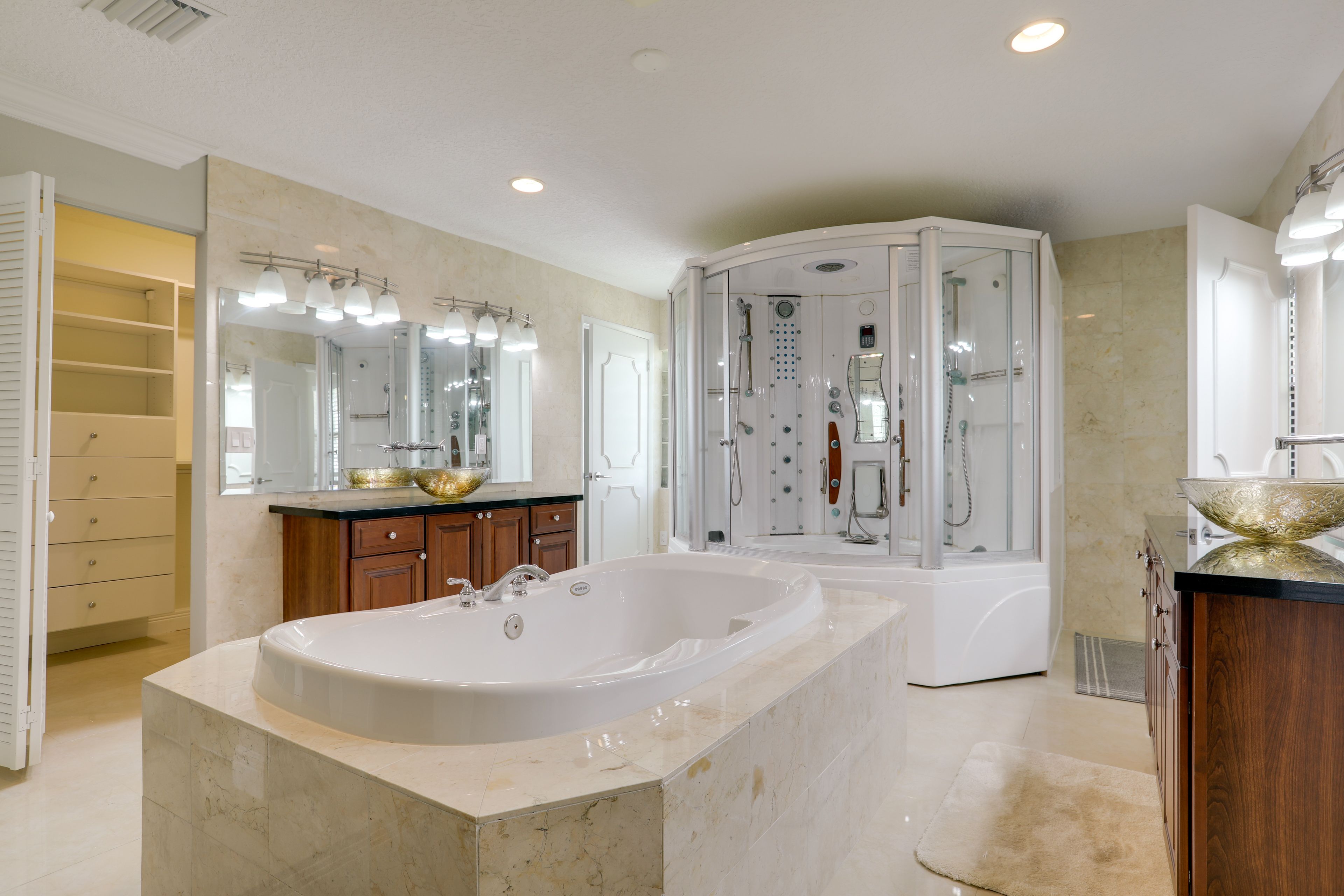 En-Suite Bathroom | Double Sinks | 2nd Floor