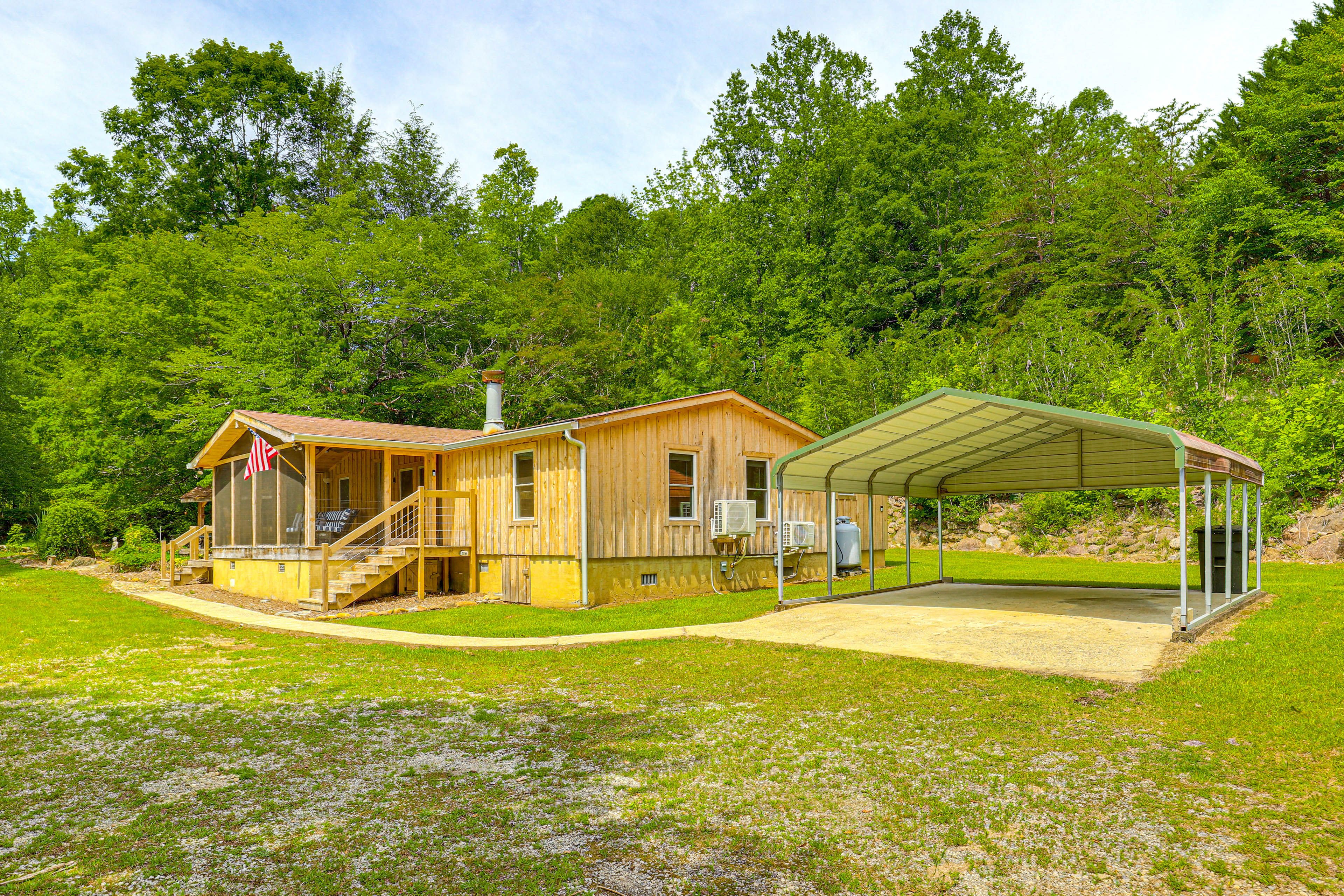 Carport (2 Vehicles) | Driveway (5 Vehicles)
