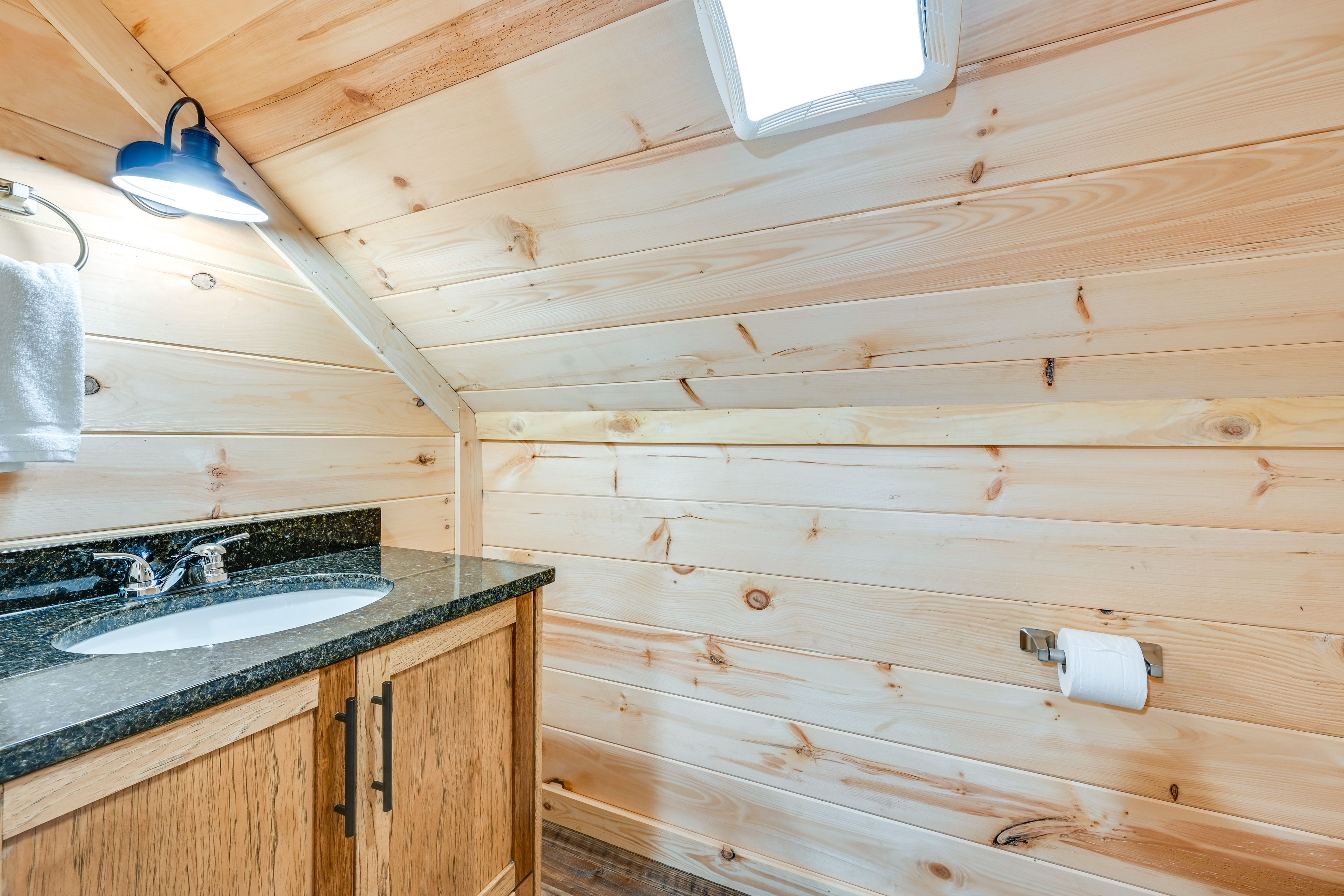 Half Bath | 2nd Floor