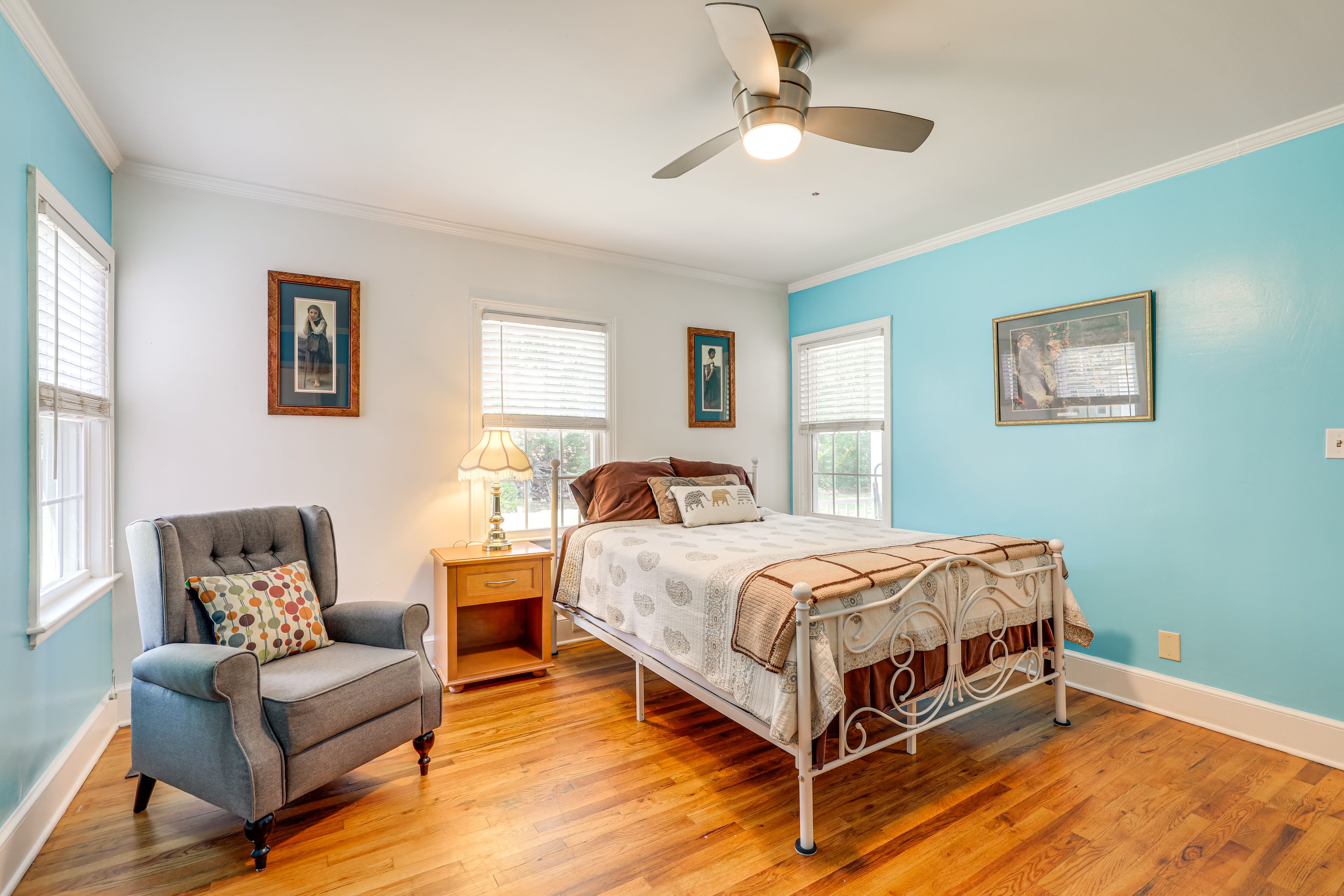 Bedroom 1 | Queen Bed | 1st Floor
