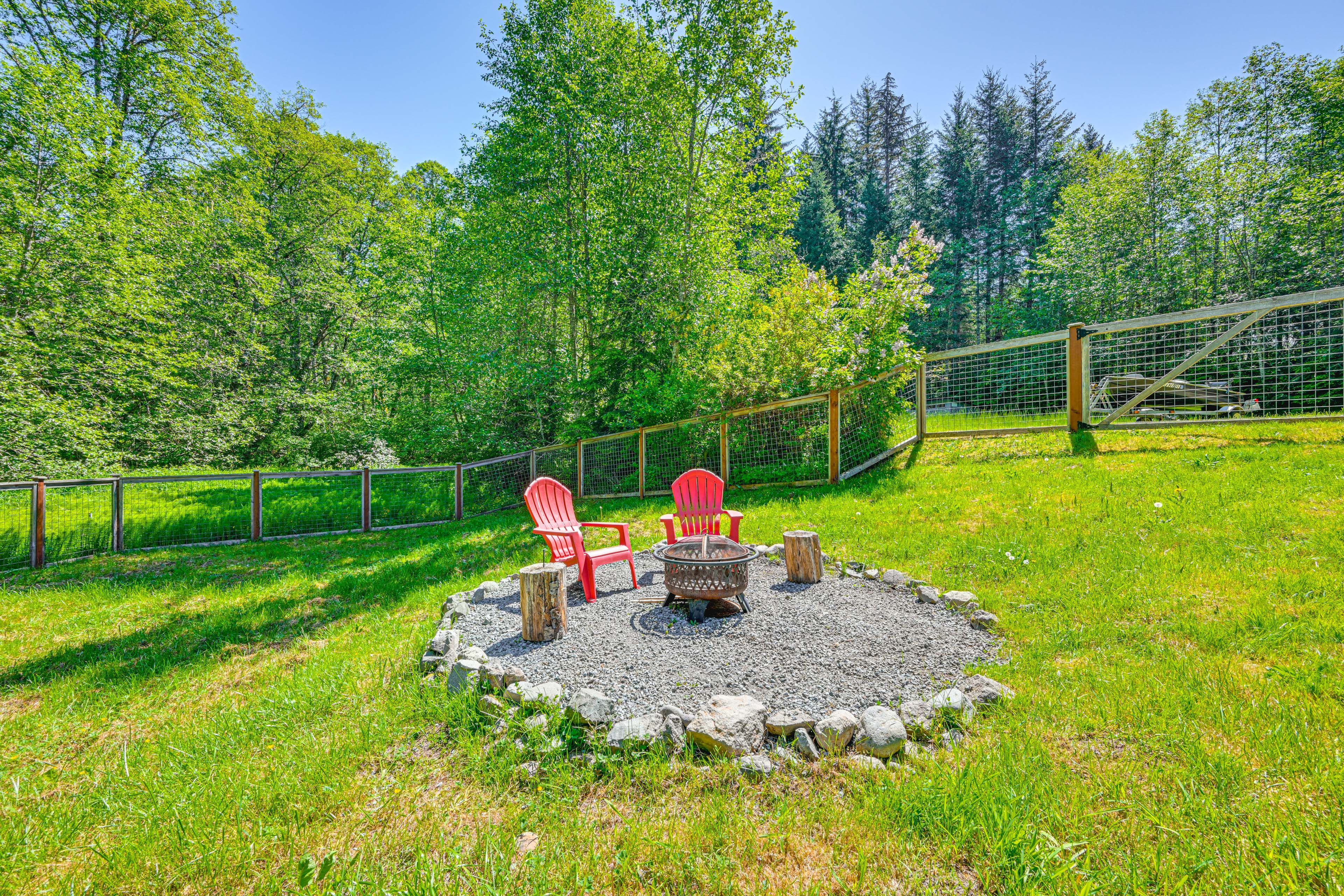 Cabin Exterior | Fenced Yard | Fire Pit