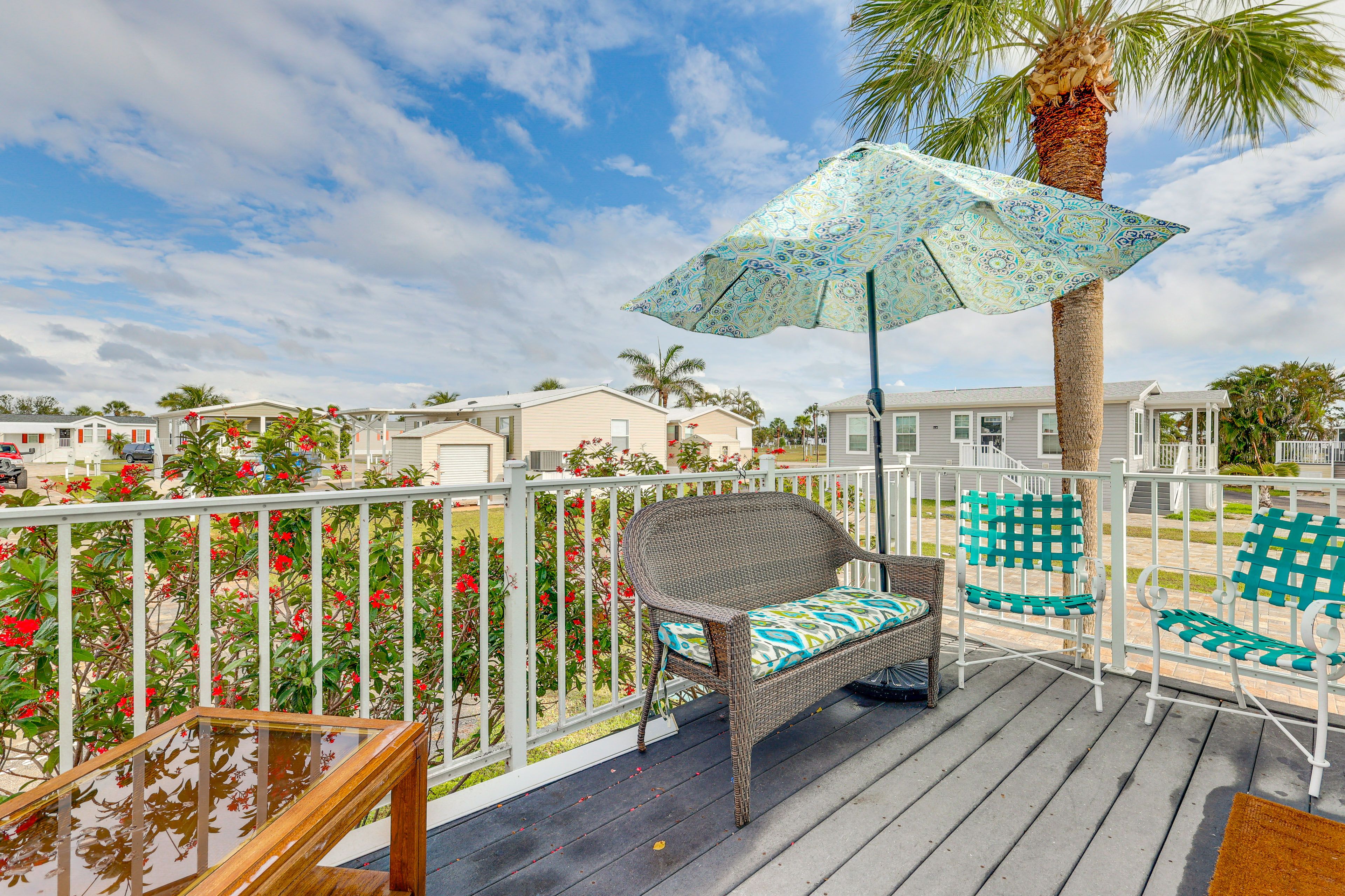 Deck | Outdoor Seating | Umbrella
