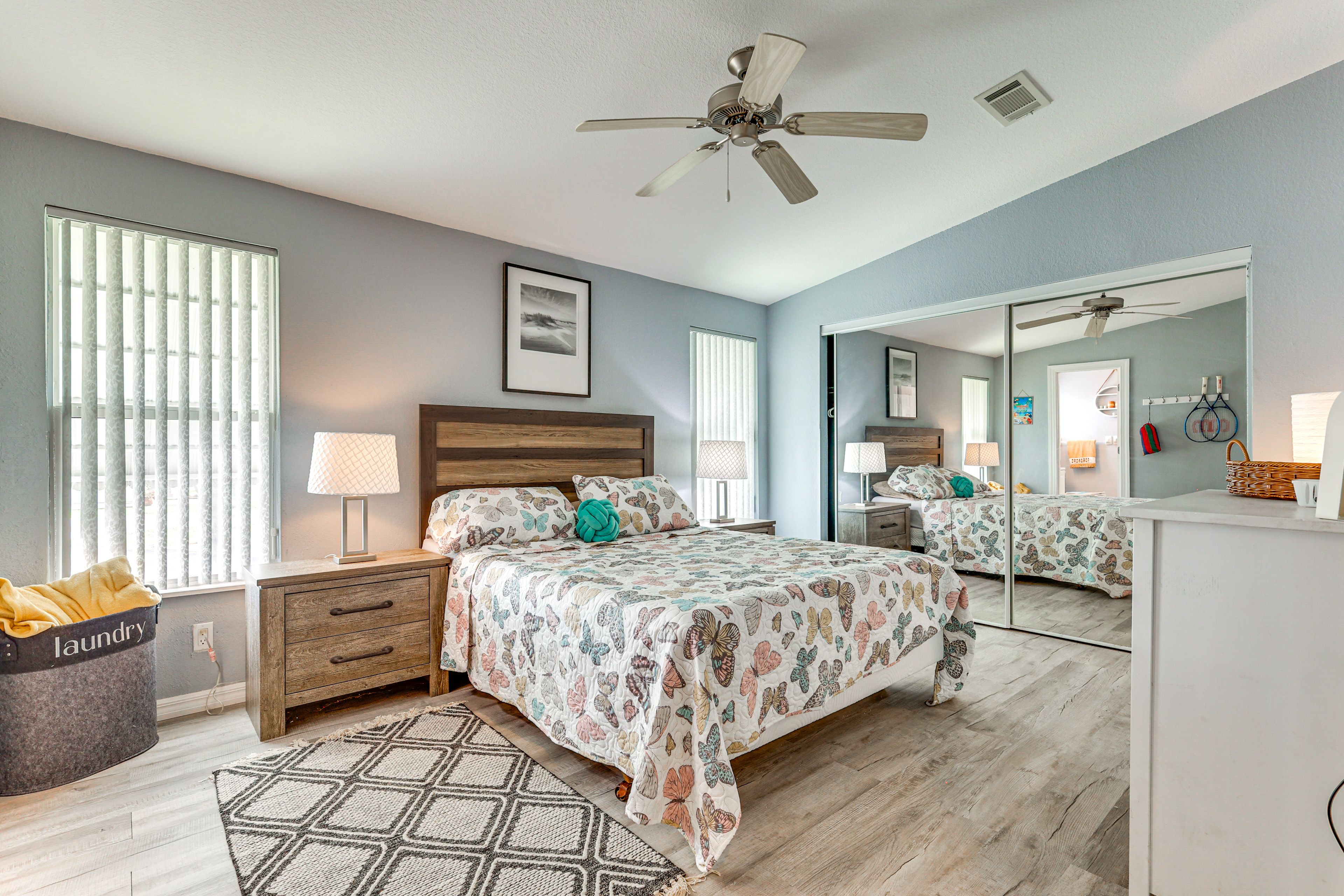 Bedroom 1 | Queen Bed | Linens Provided | Smart TV | En-Suite Bathroom