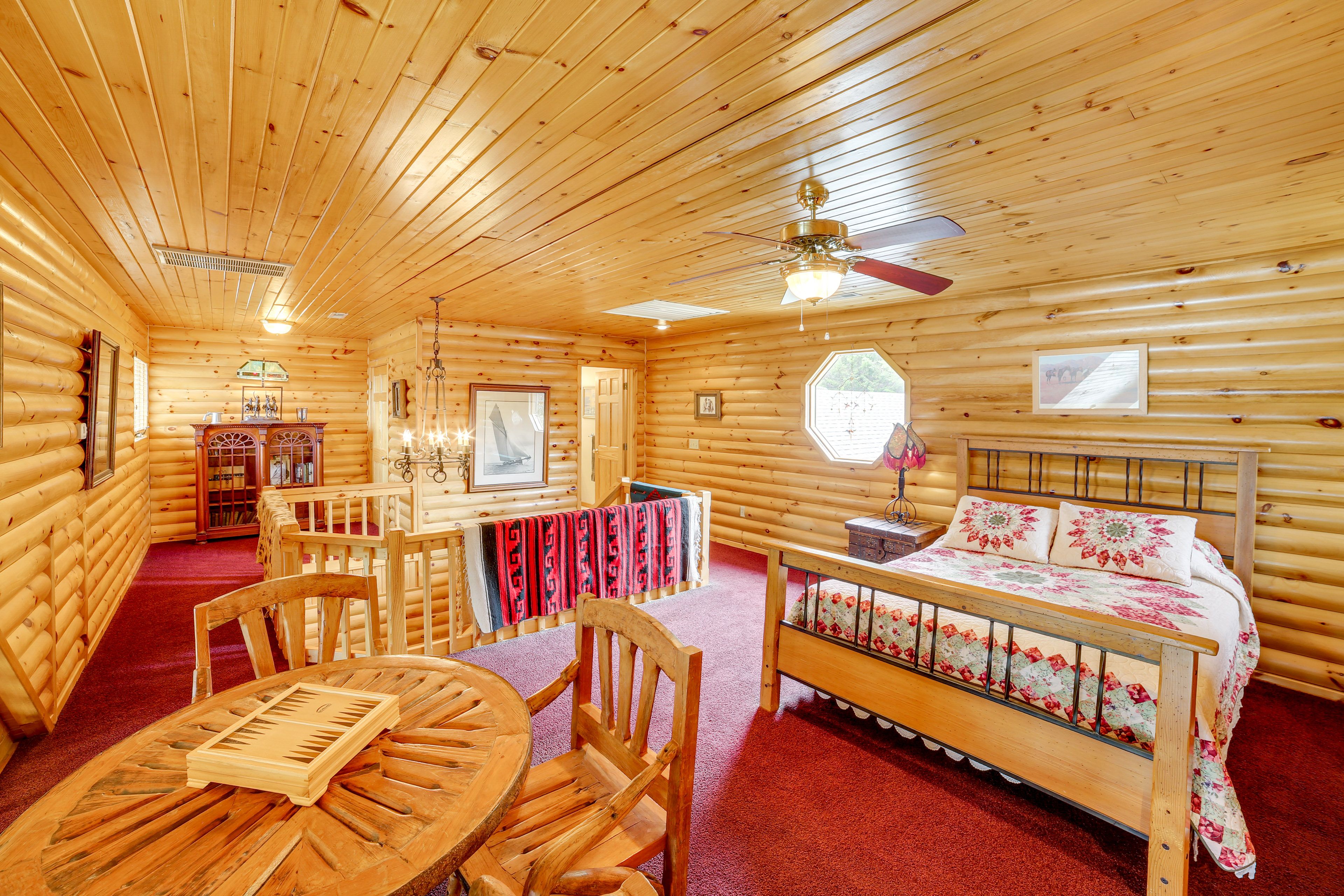 Bedroom 2 | Queen Bed | Upper Floor