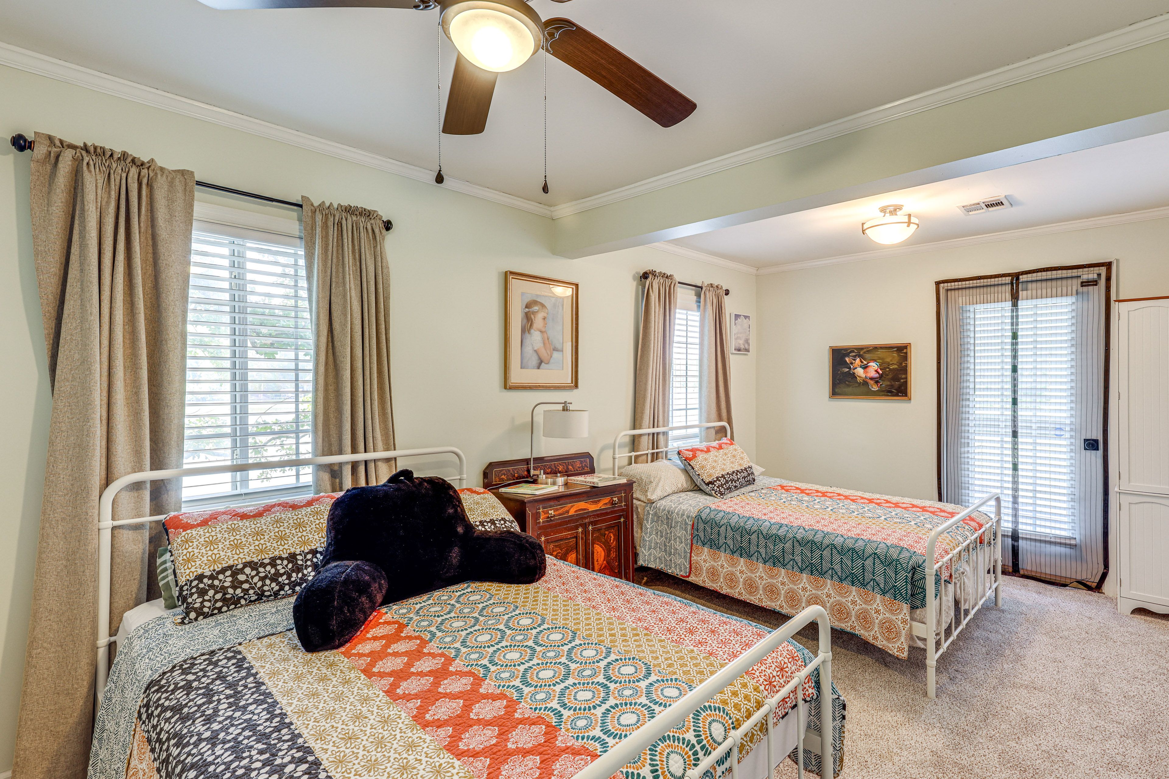 Bedroom 2 | Upper Level | 2 Queen Beds | Linens Provided