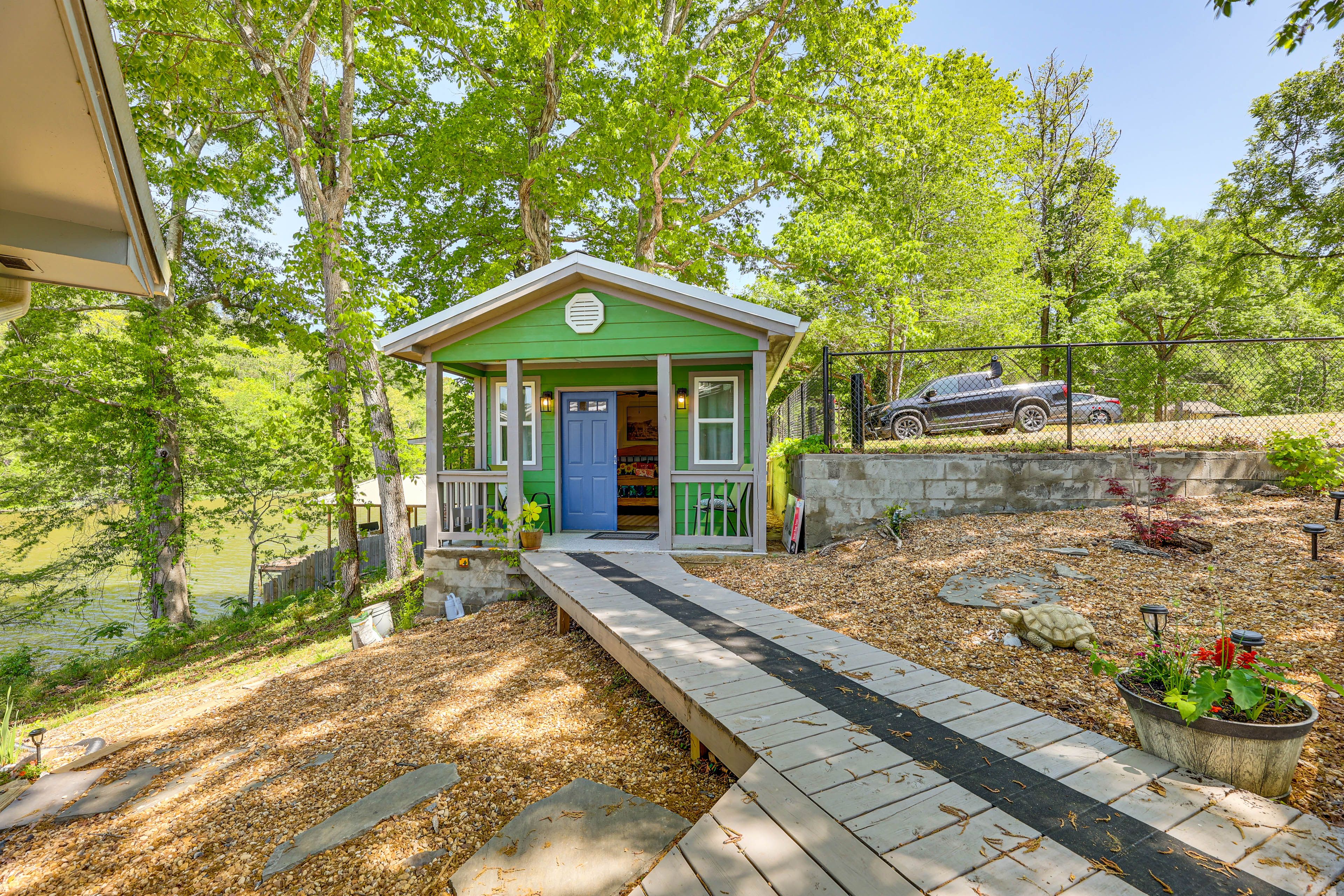 Detached Room | Step-Free Entry