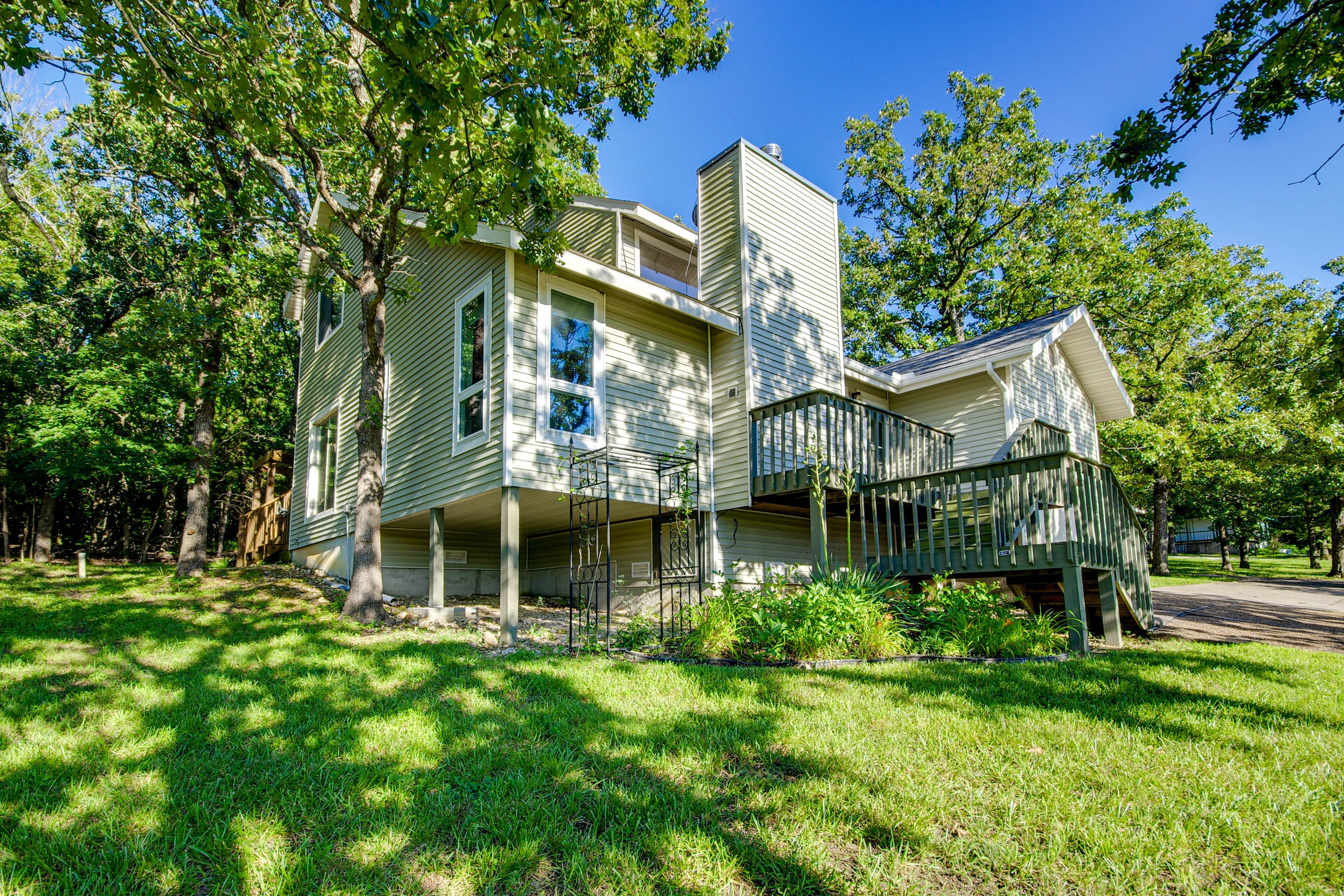 Exterior | 2-Story House