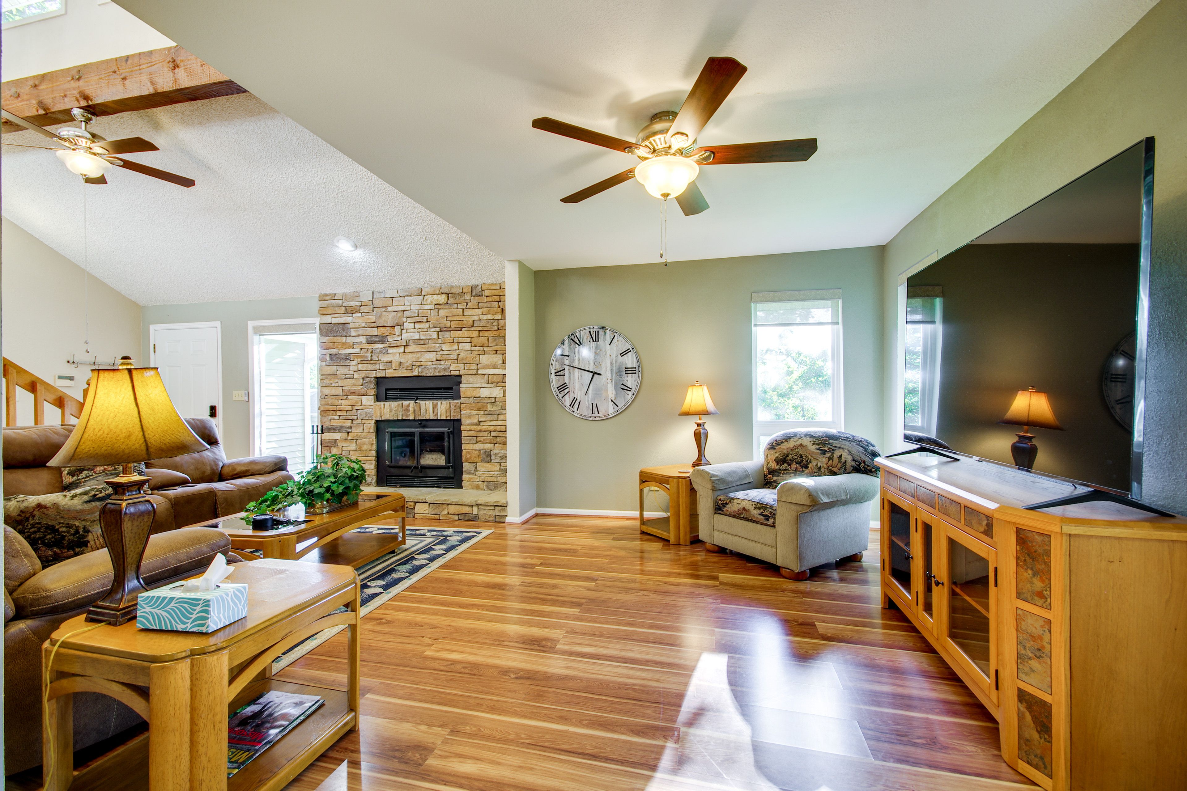 Living Room | 1st Floor | Smart TV | Free WiFi