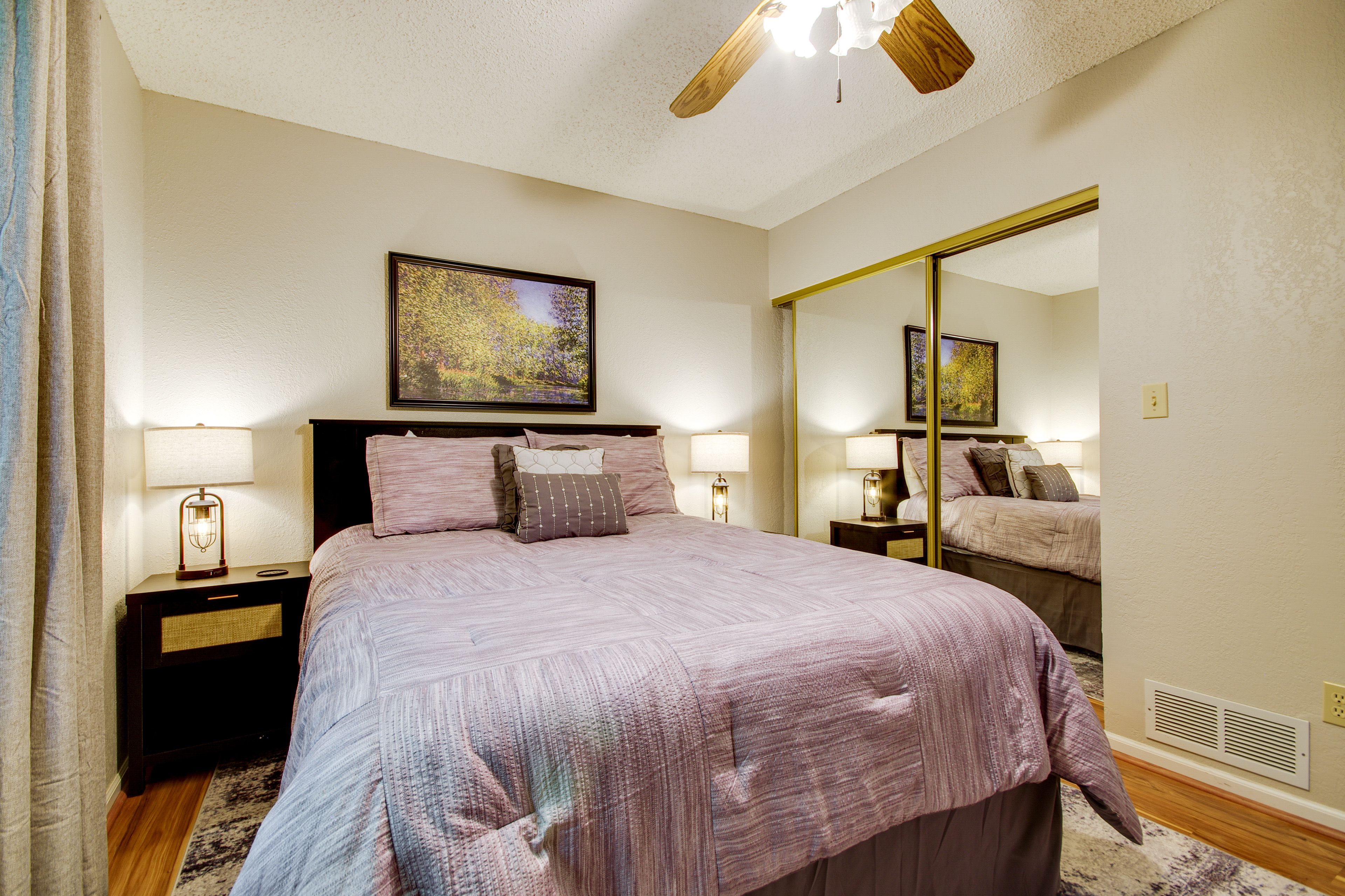 Bedroom 3 | 1st Floor | Queen Bed | Smart TV