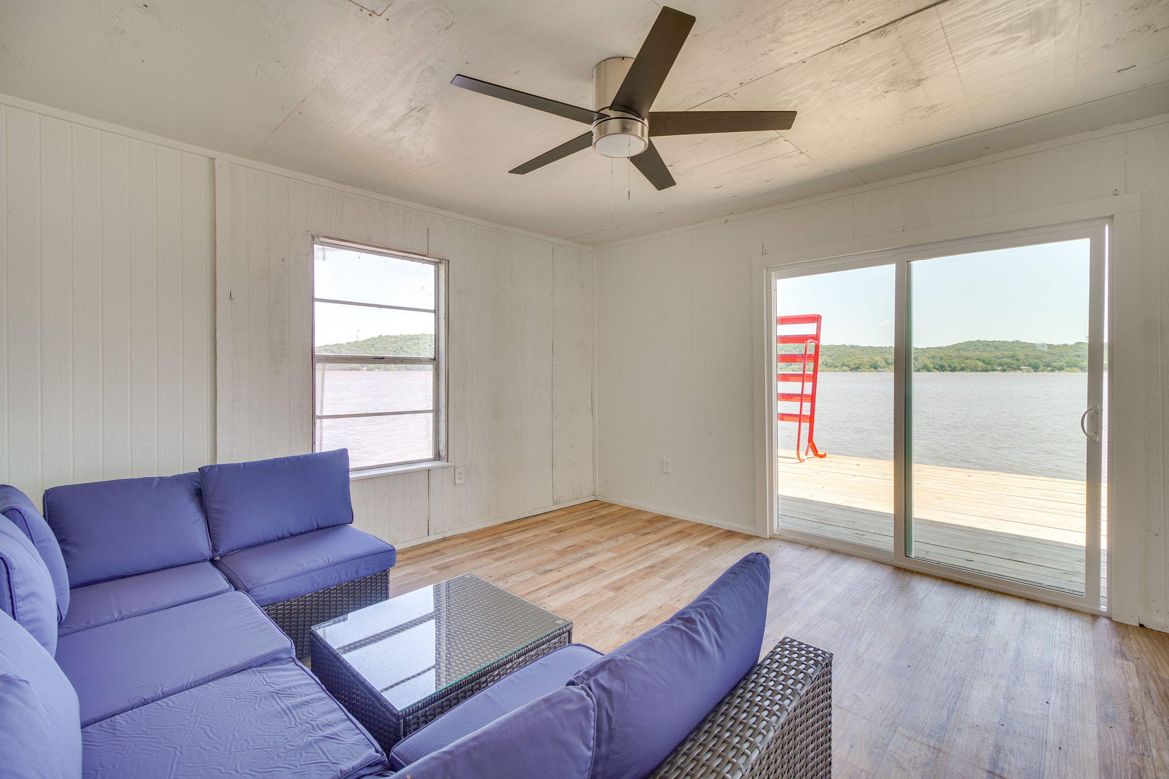 Dock Sitting Room | A/C Unit