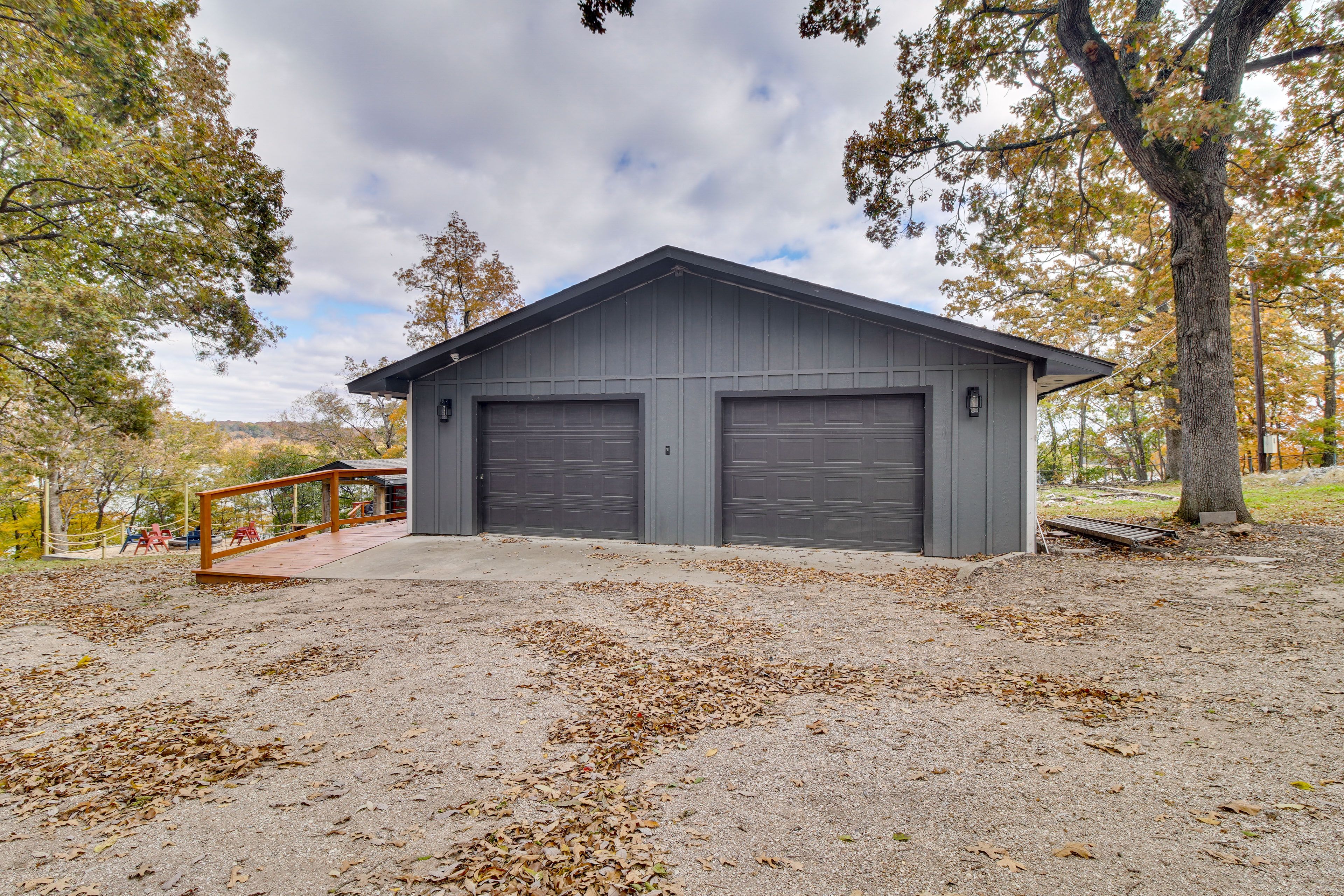 Parking | Driveway (5 Vehicles) | RV Parking Allowed