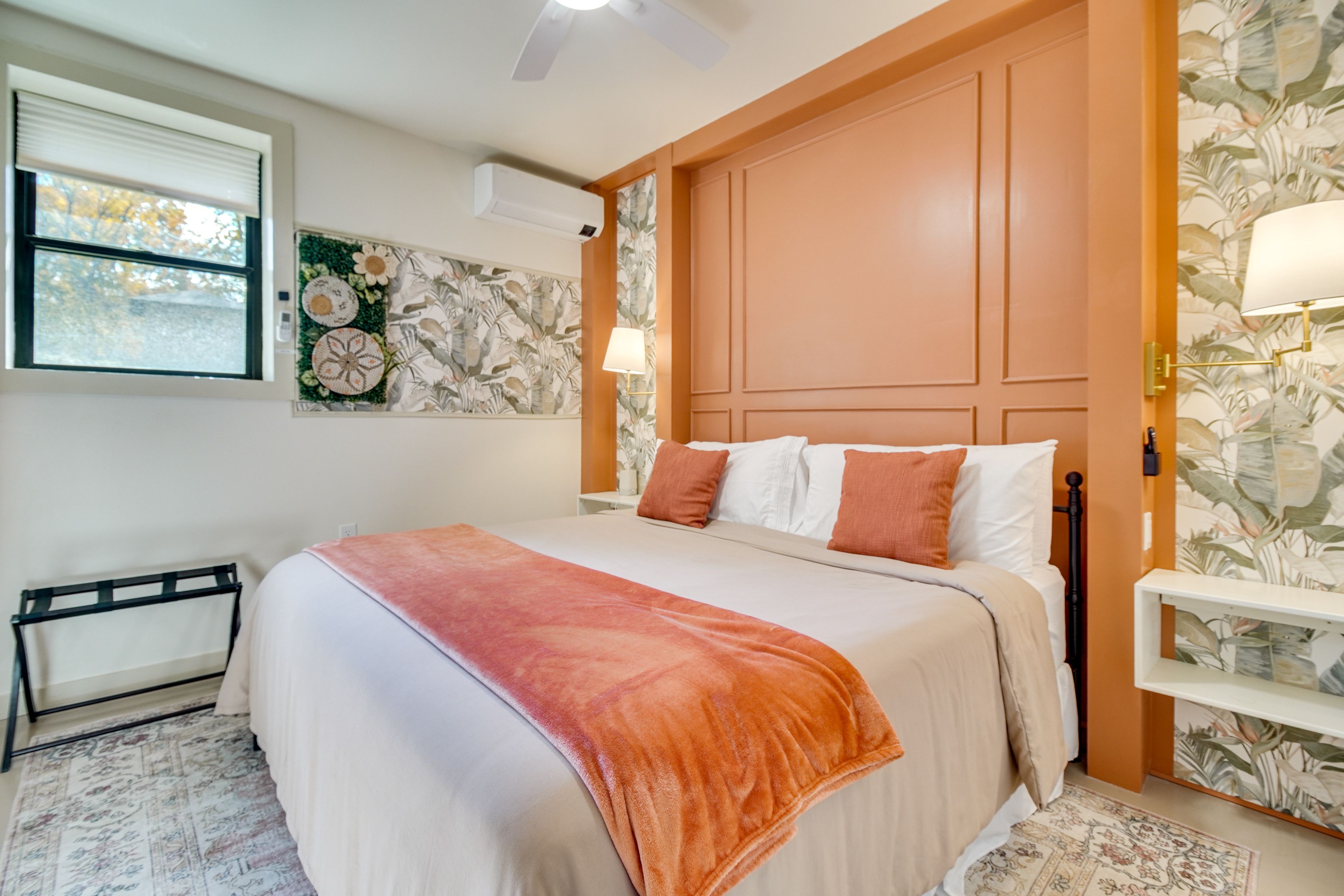 Bedroom 2 | King Bed | Smart TV