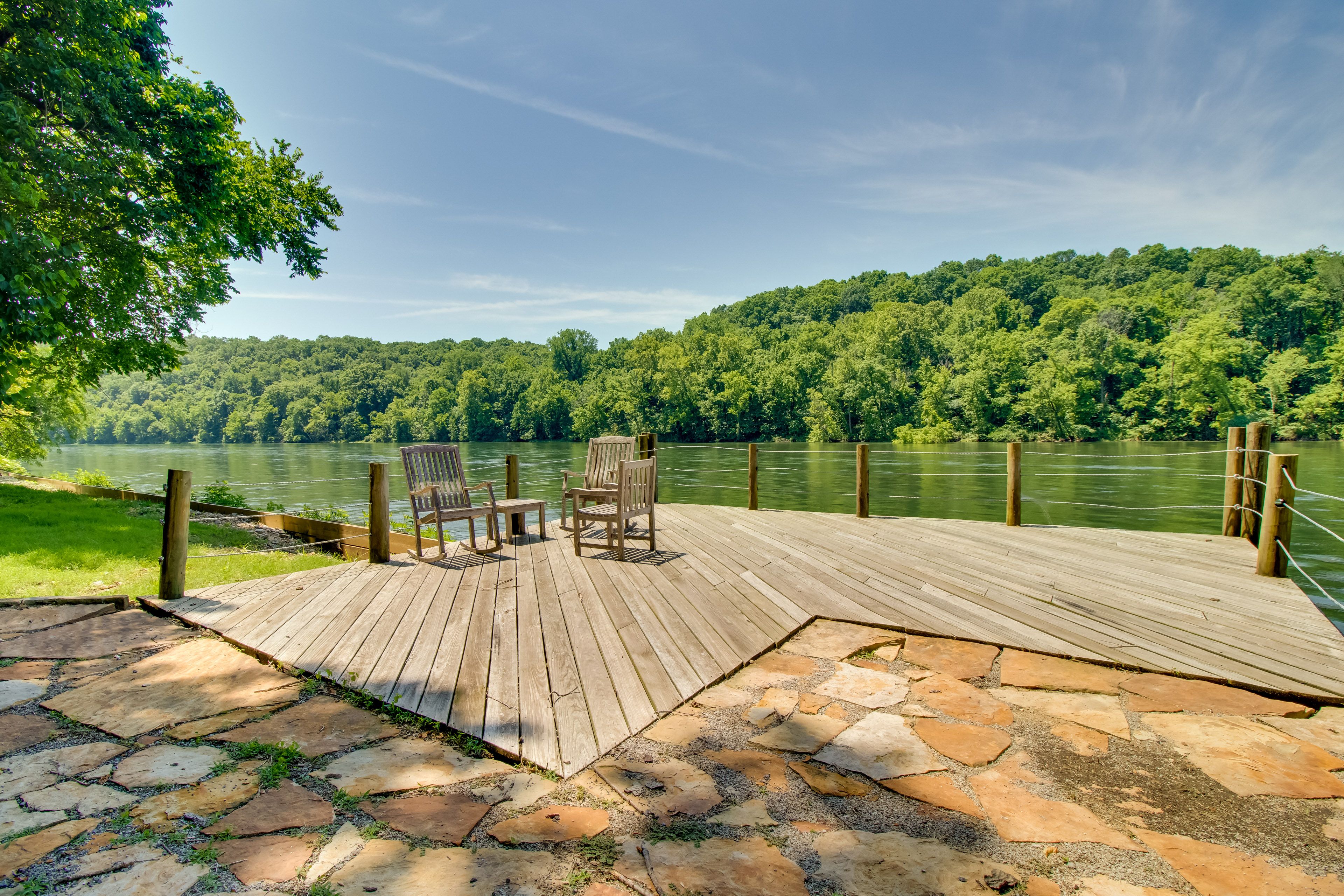 Shared Outdoor Amenities | River Views