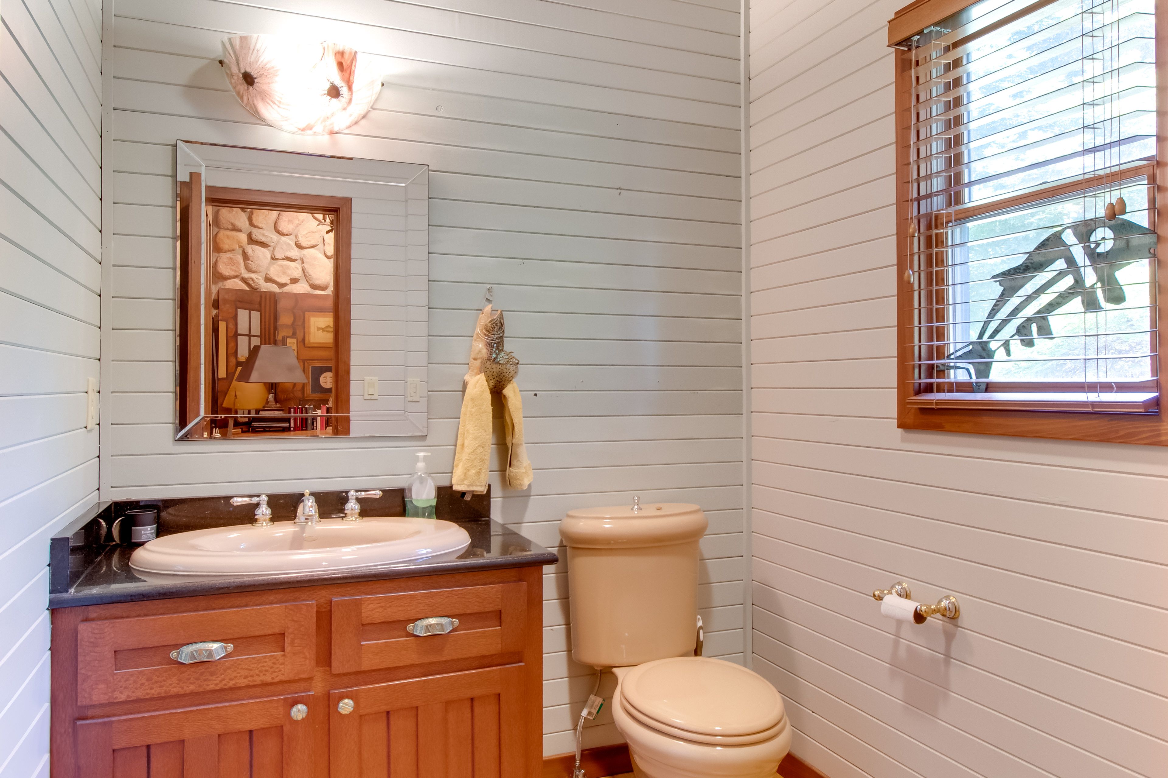 Half Bathroom | 1st Floor