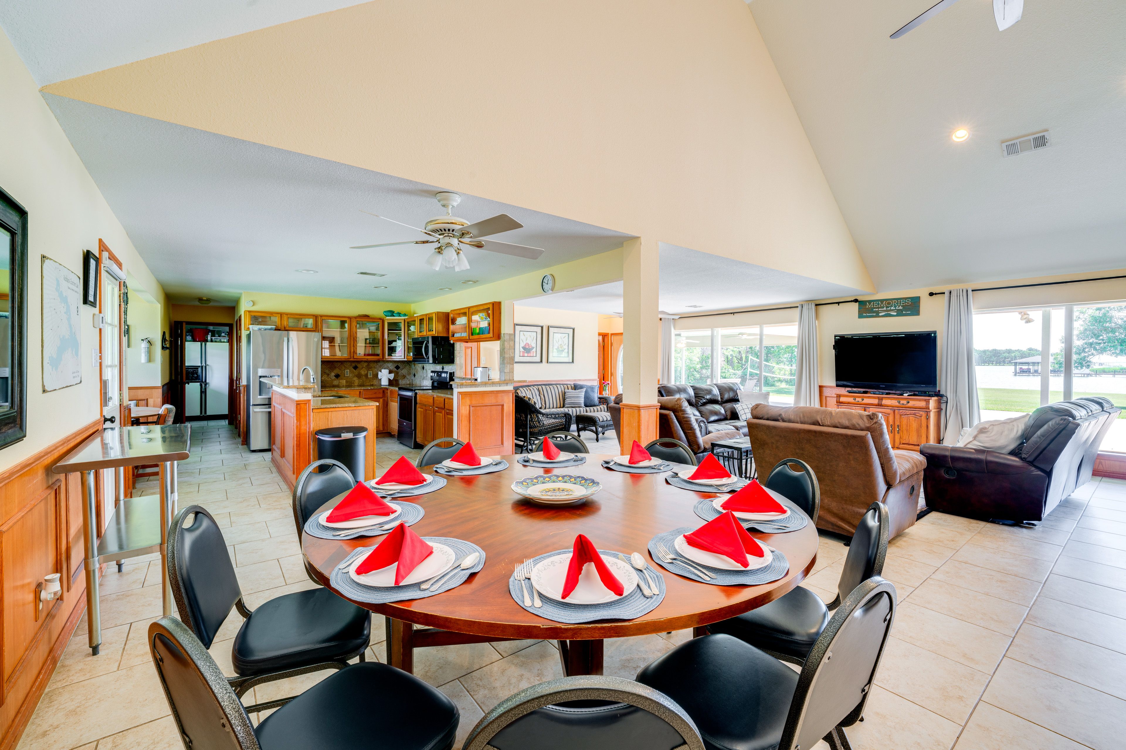 Dining Area | 1st Floor