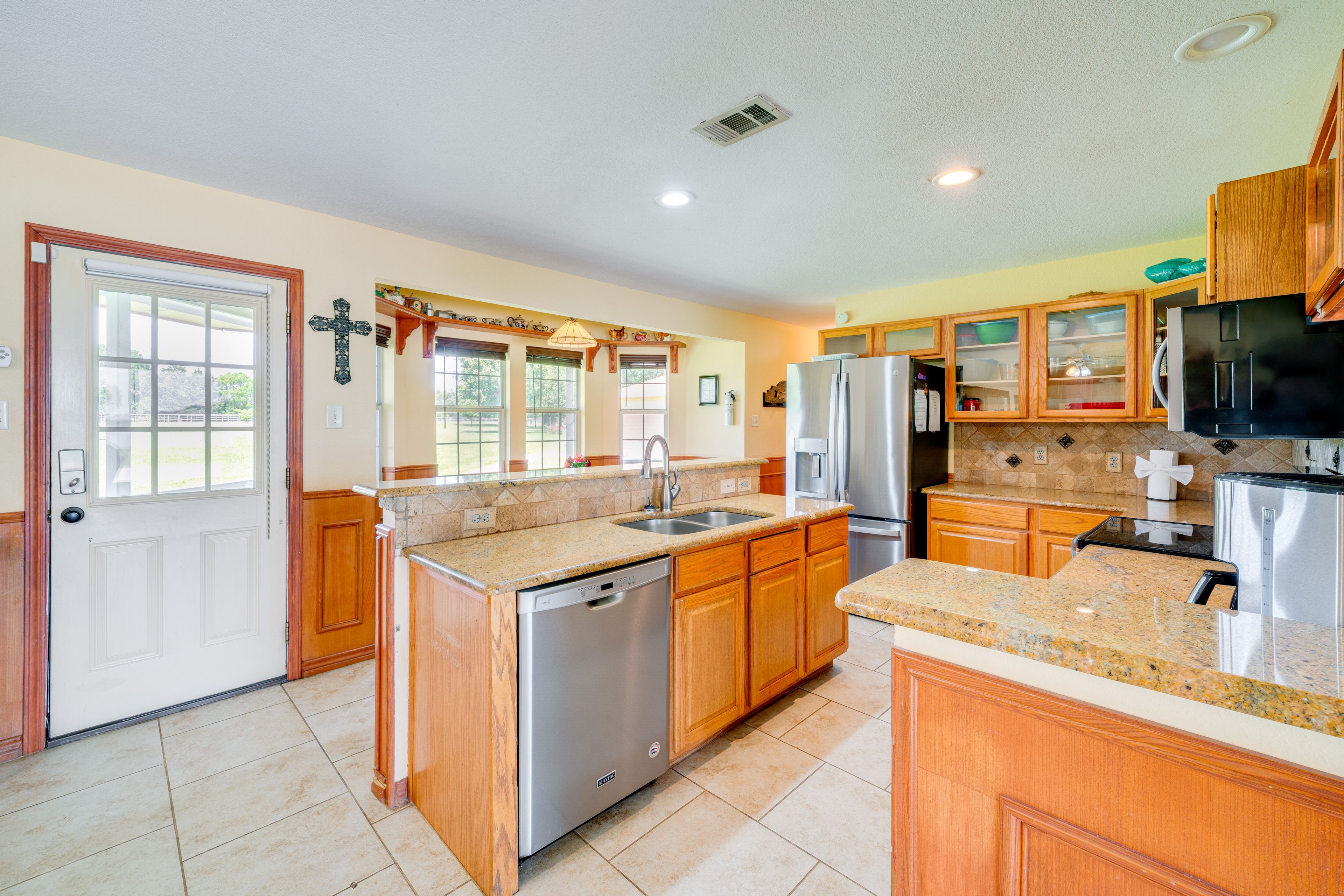 Kitchen | 1st Floor | Keurig & Drip Coffee Makers | Cooking Basics