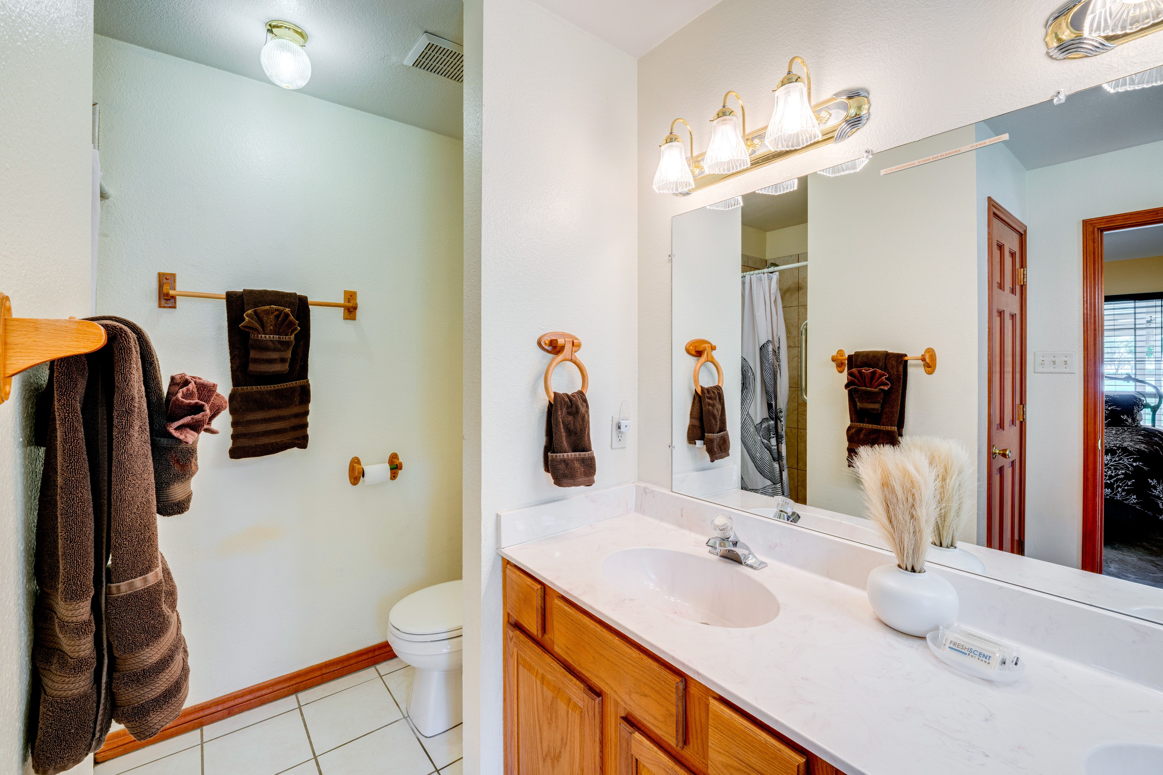 En-Suite Bathroom (Main House) | 1st Floor