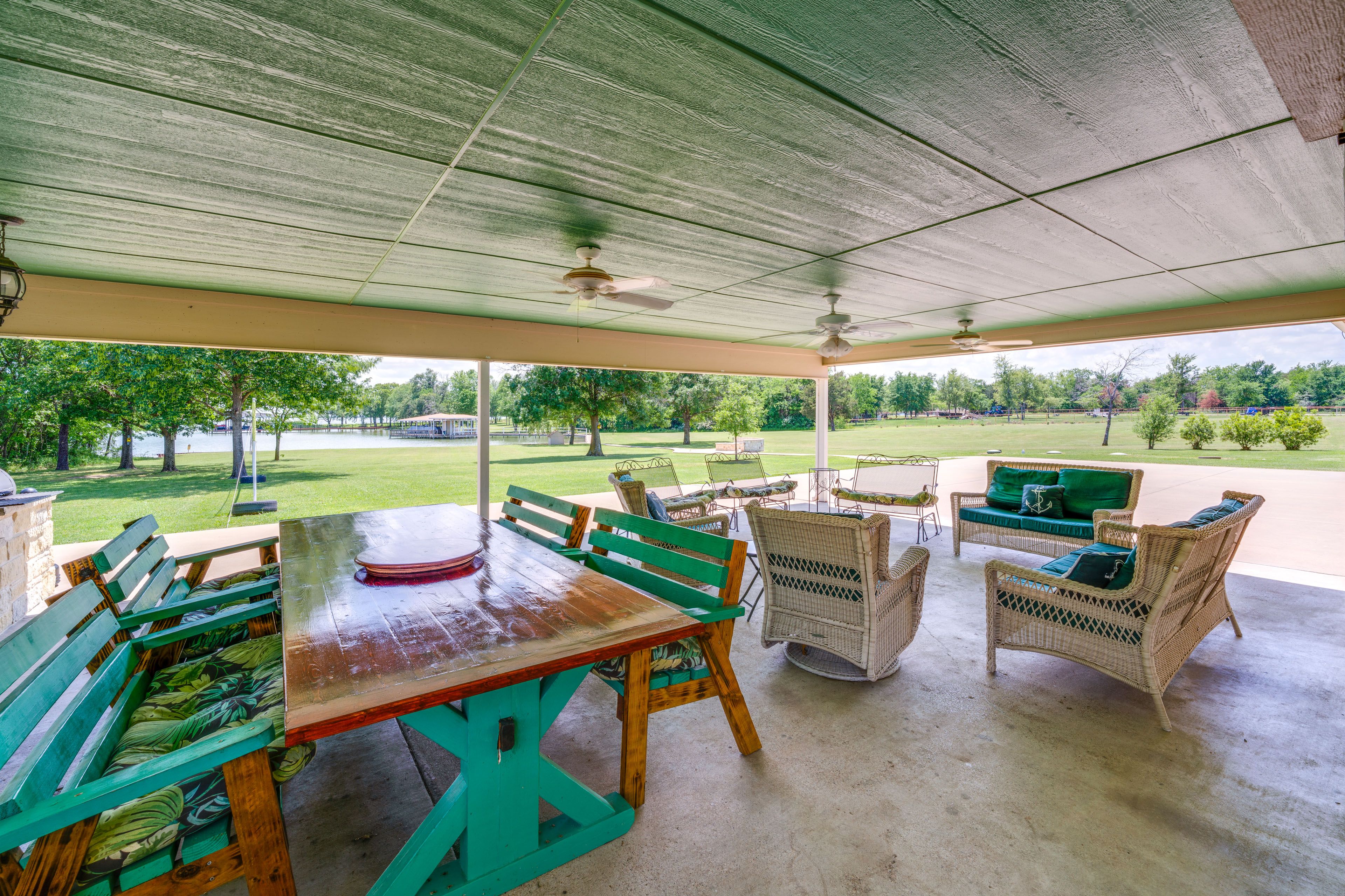 Covered Patio | Outdoor Dining | Gas Grill | Lake View