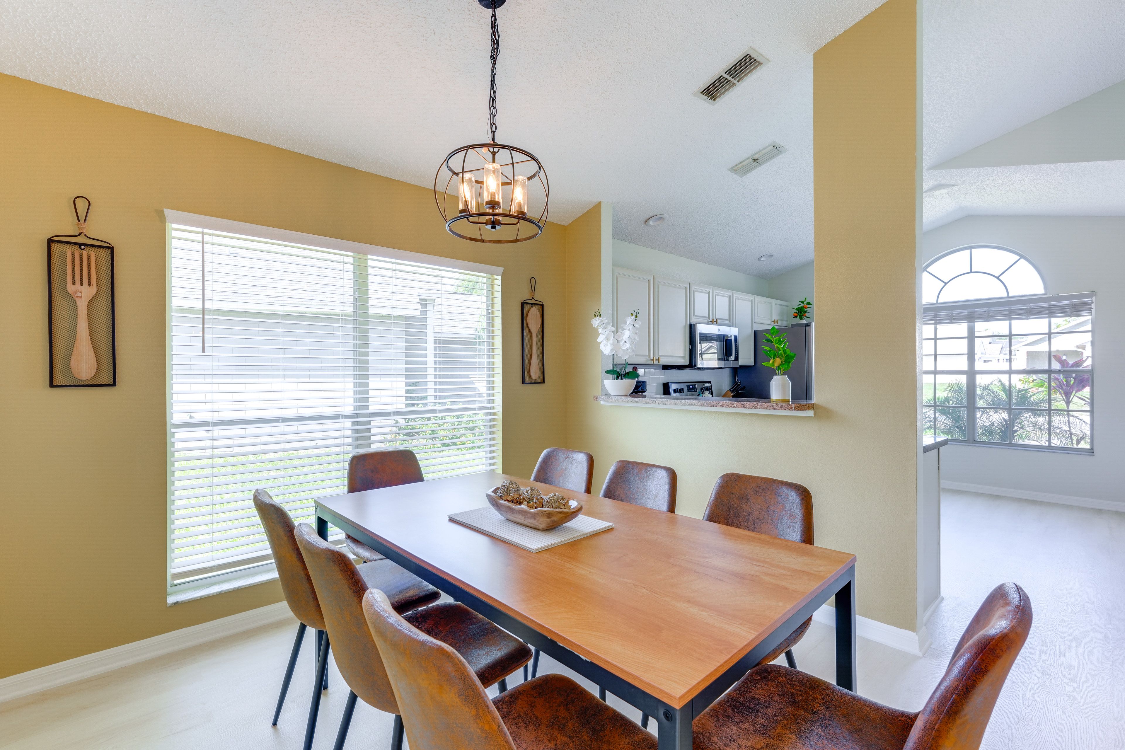 Dining Area | Dishware/Flatware