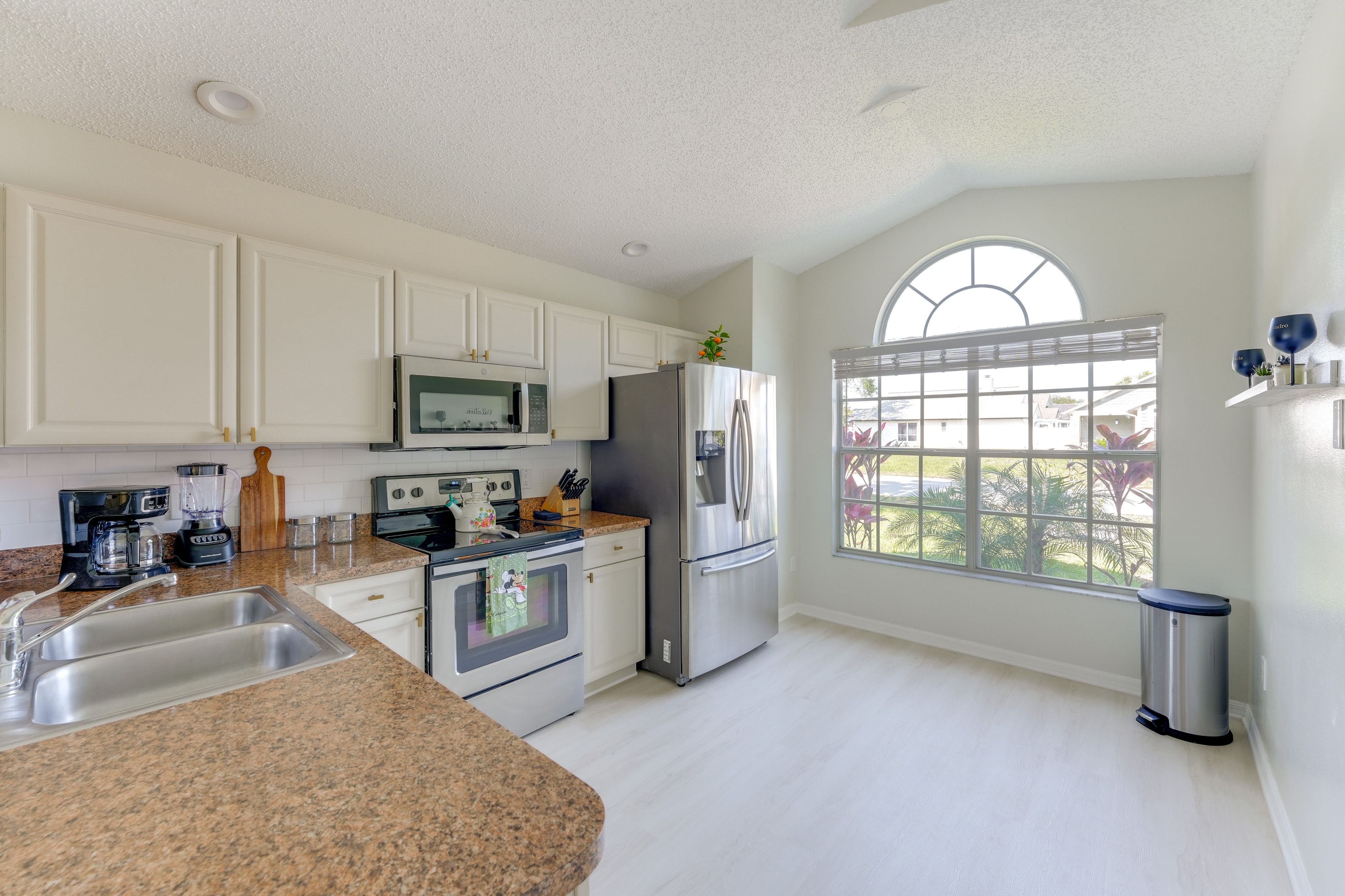 Kitchen | Cooking Basics | Drip Coffee Maker | Microwave | Blender