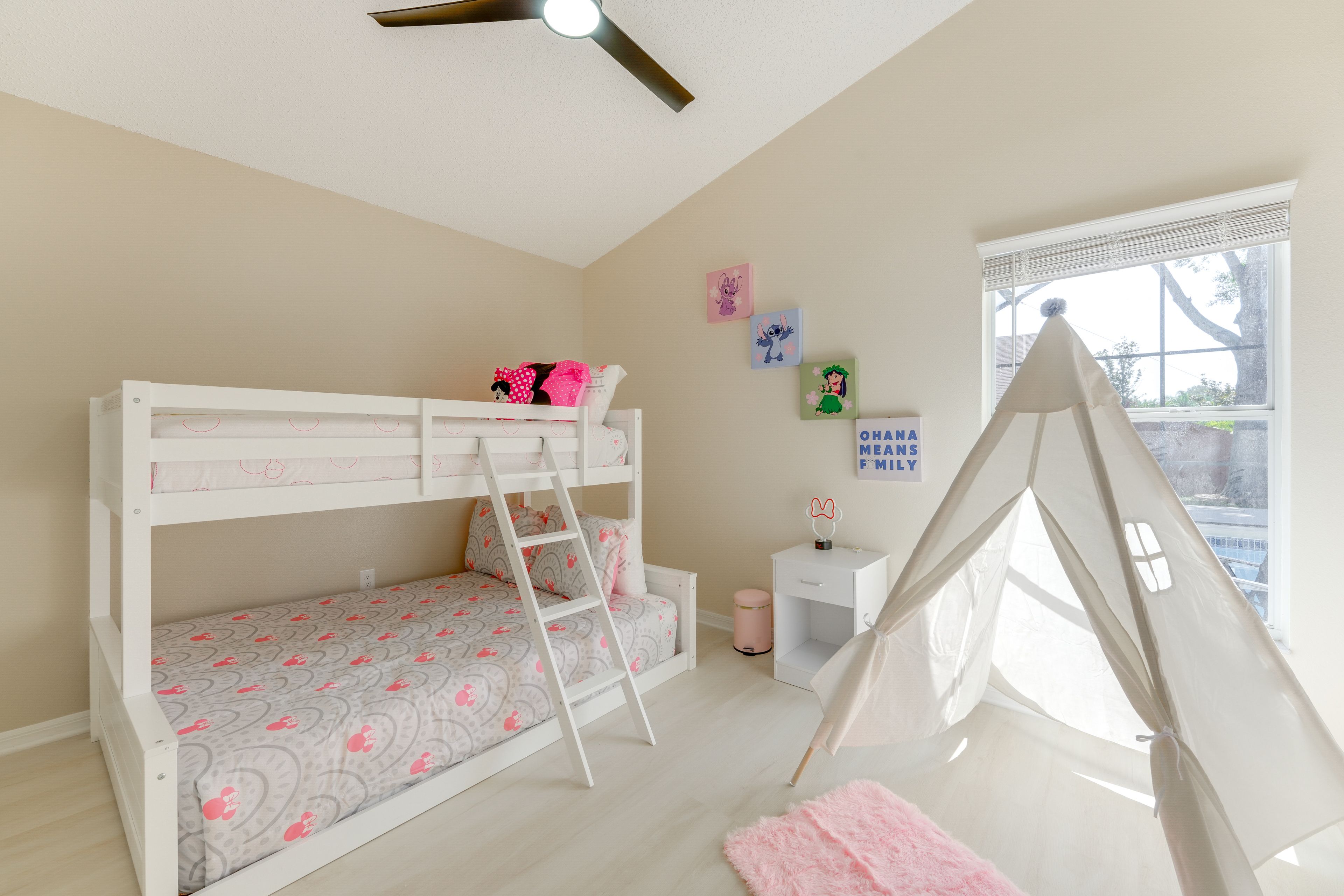 Bedroom 3 | Twin/Full Bunk Bed | Smart TV