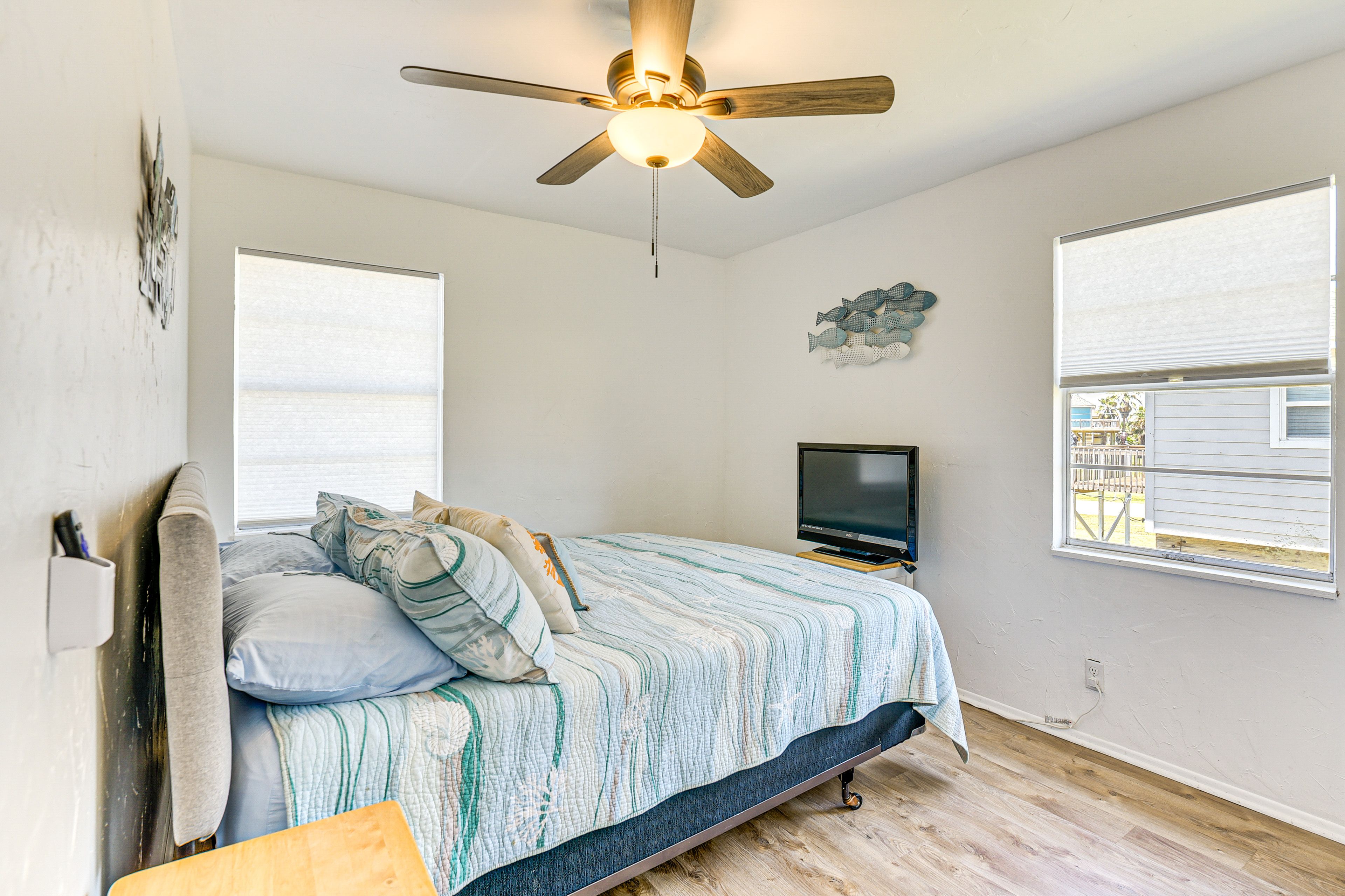 Bedroom 2 | King Bed