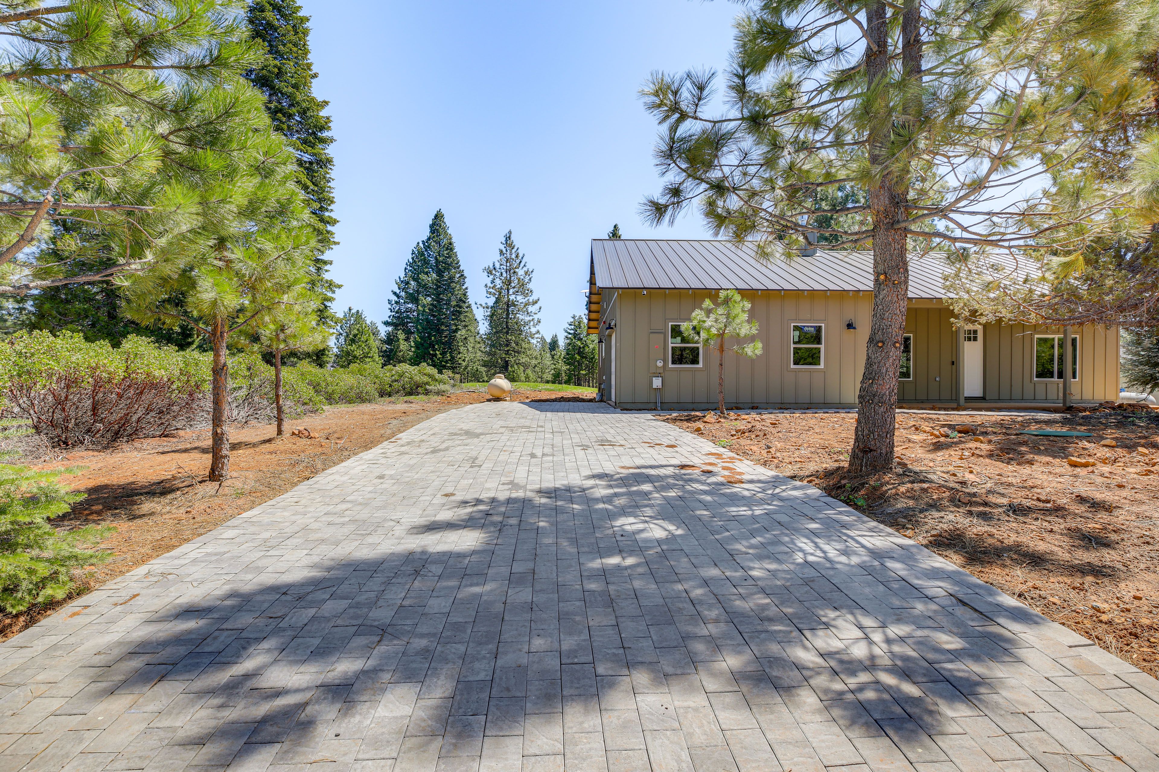 Parking | Sloped Driveway (2 Vehicles) | Free Street Parking