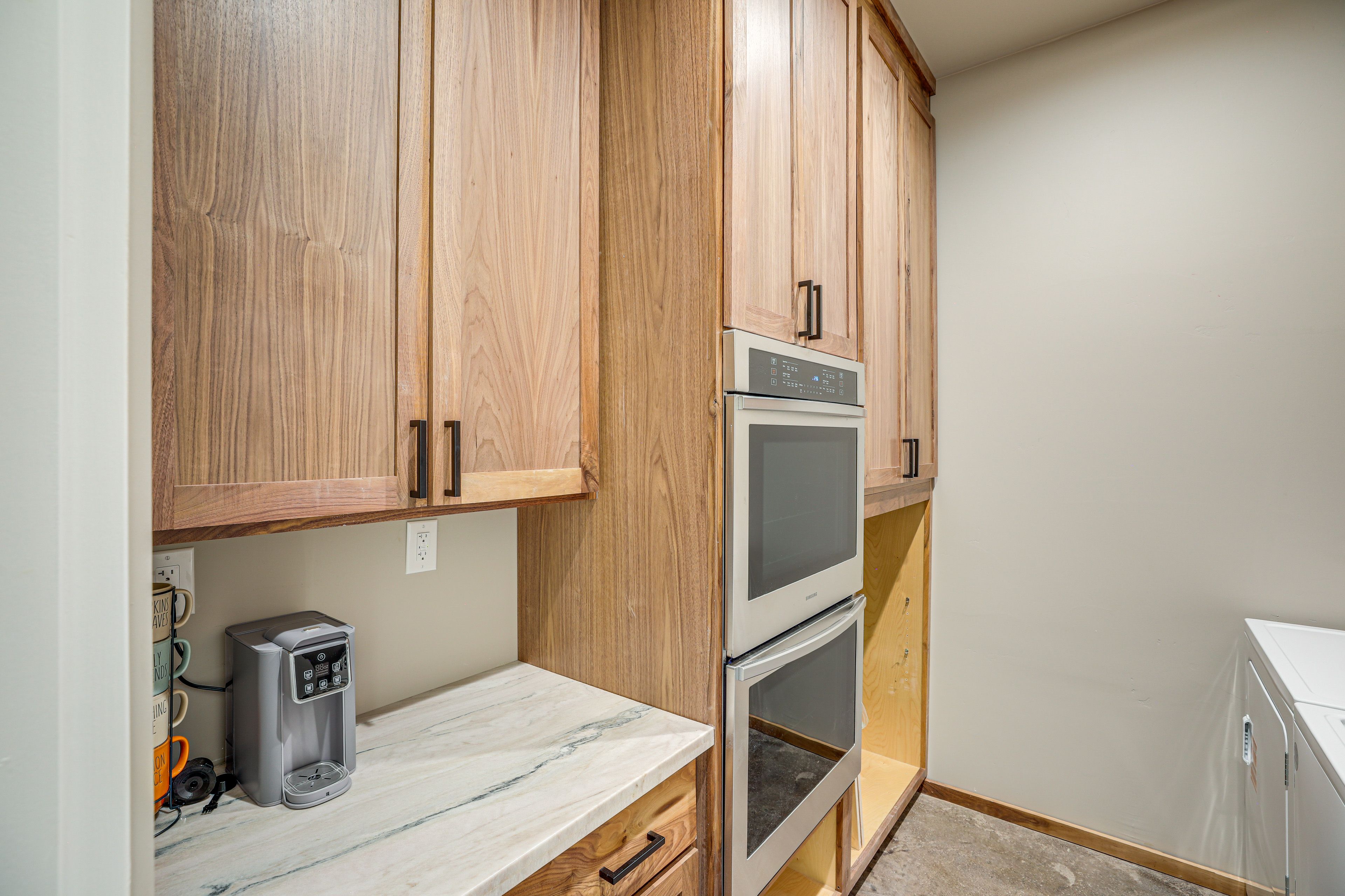 Utilities Room | Ovens | Coffee Maker | Washer & Dryer