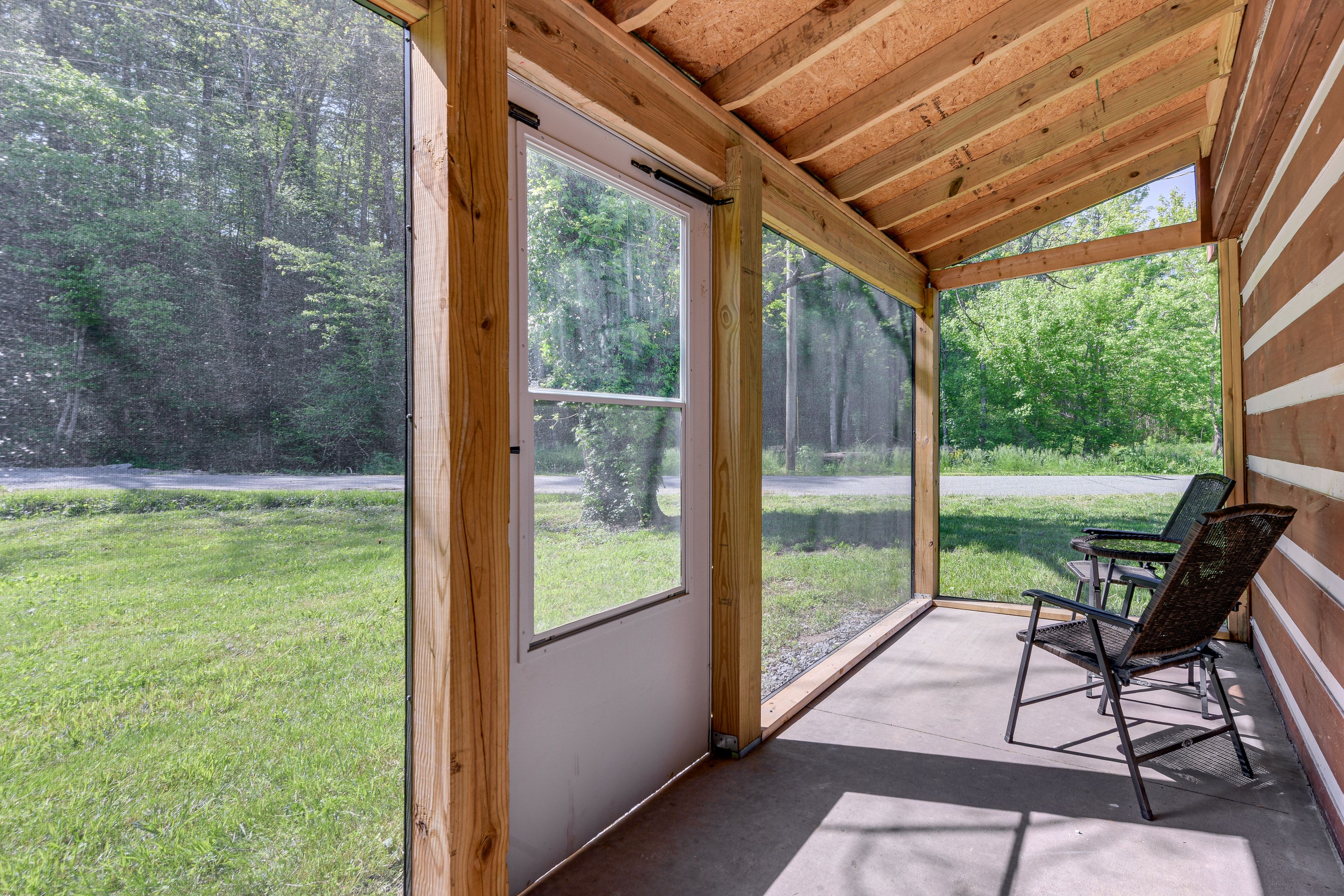 Screened-In Porch