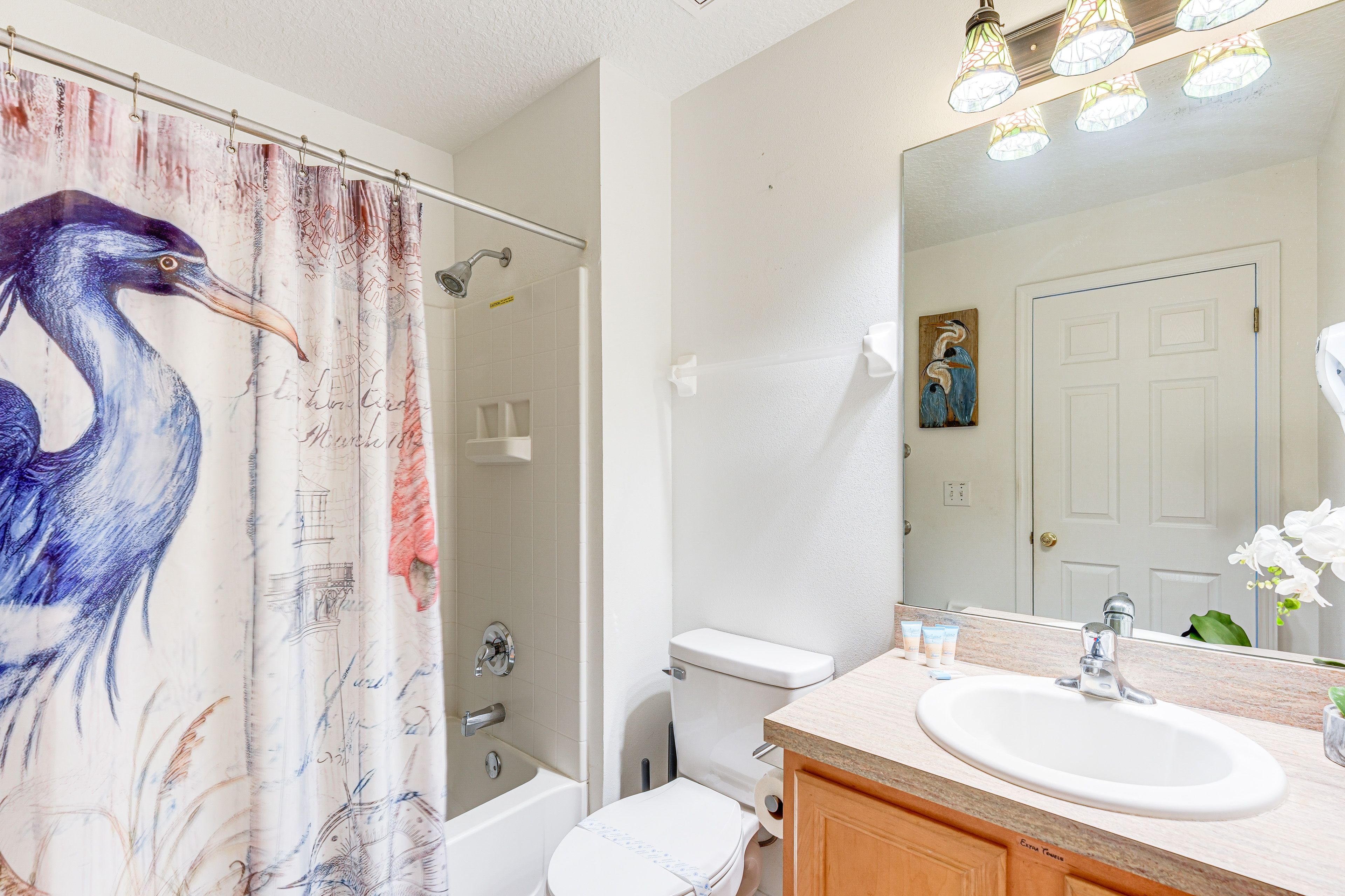 Full Bathroom | Shower/Tub Combo