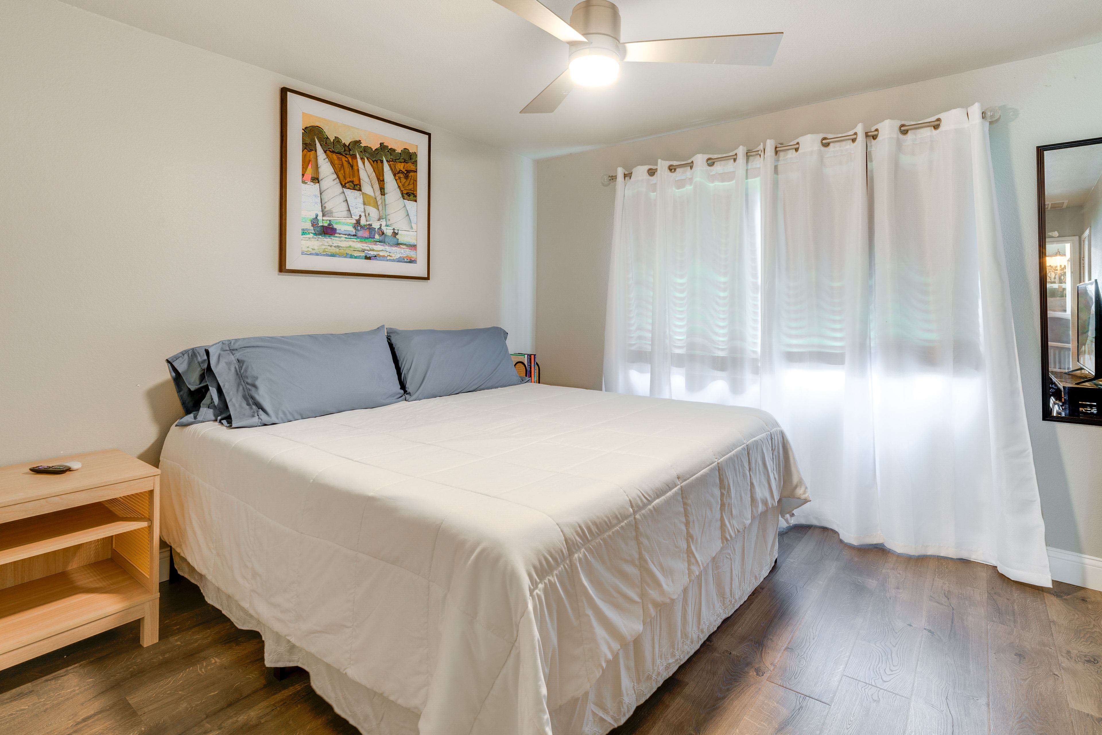 Bedroom 1 | King Bed | 1st Floor | Linens Provided