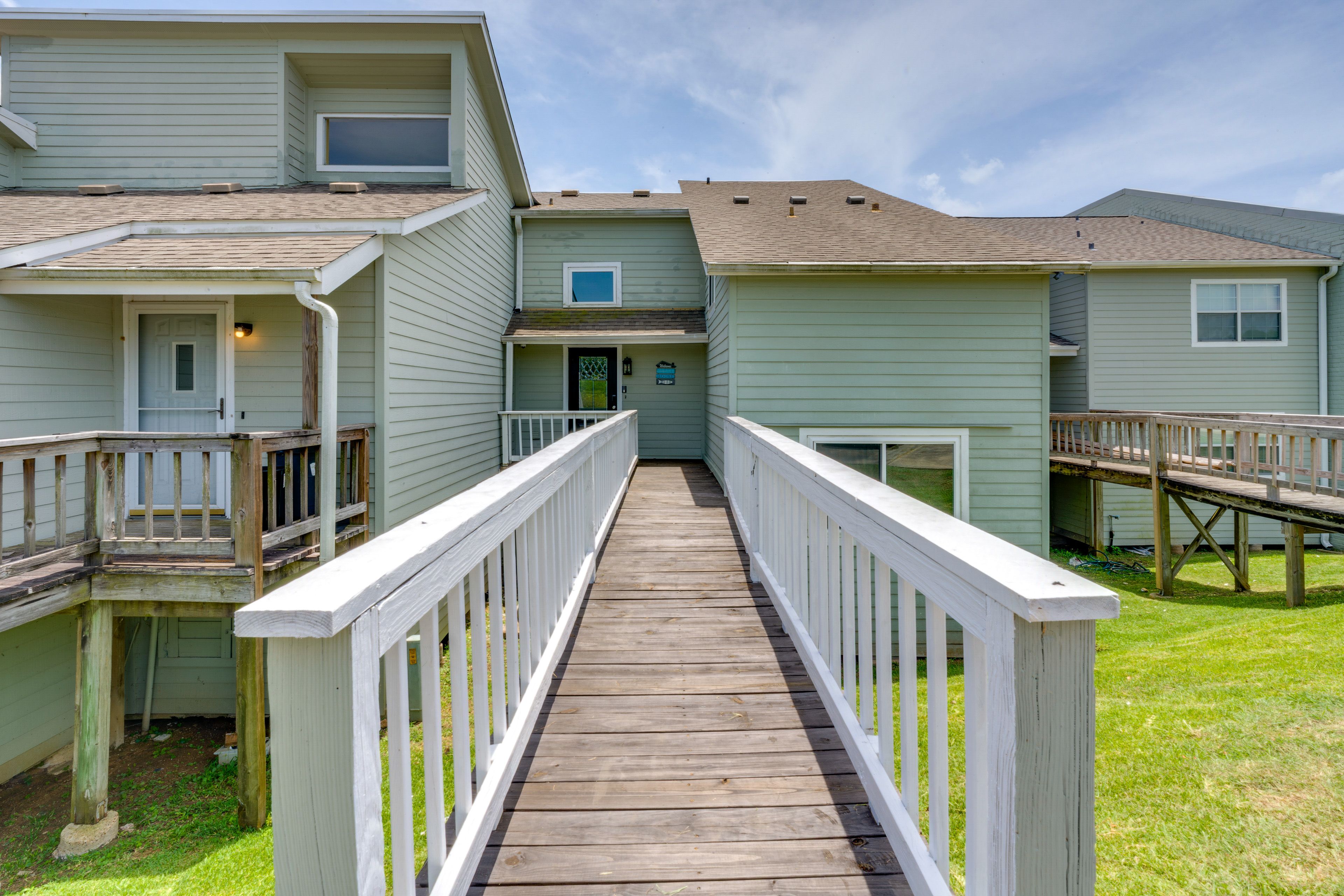 Townhome Exterior | Parking | Driveway (4 Vehicles)