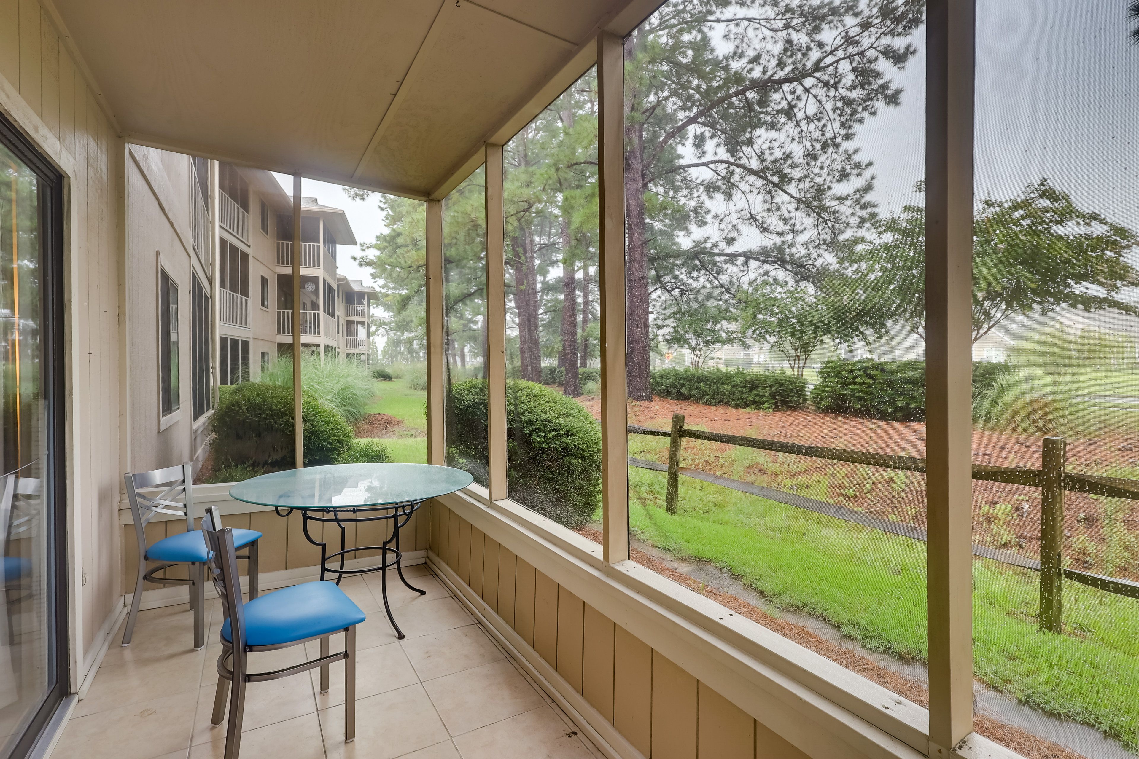 Screened Porch | Outdoor Seating