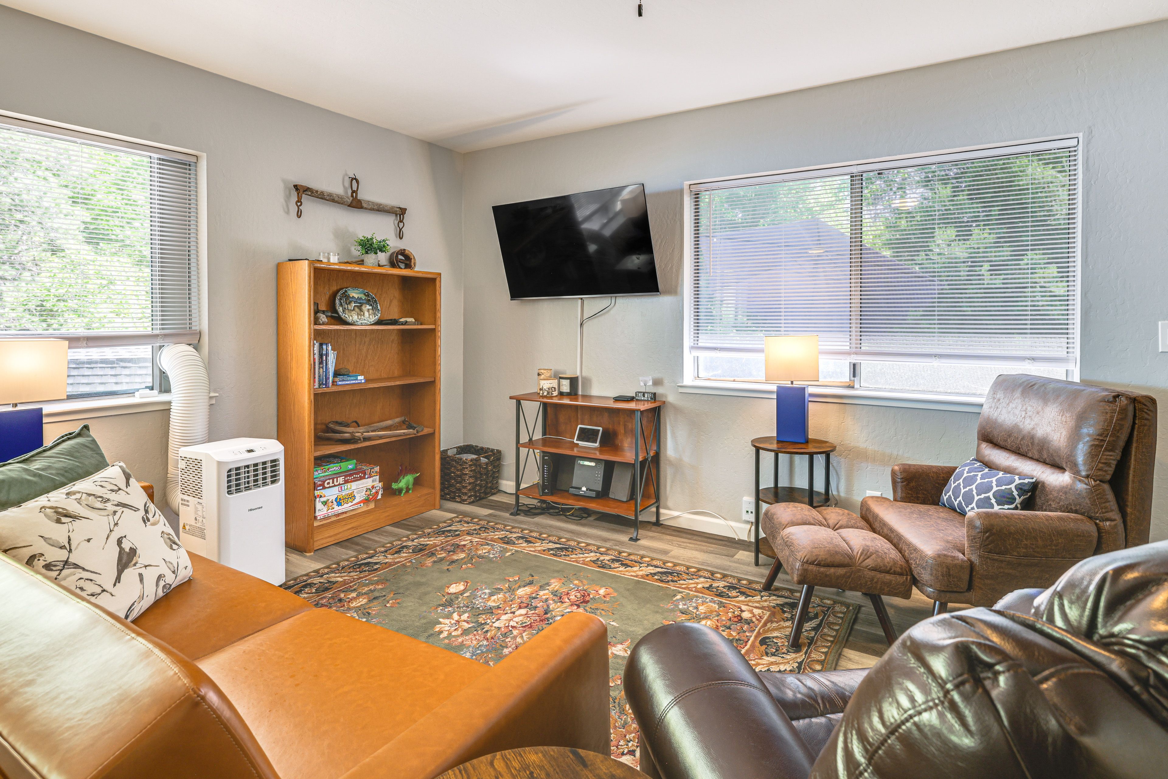 Living Room | Smart TV | Full Sleeper Sofa | Single-Story Home