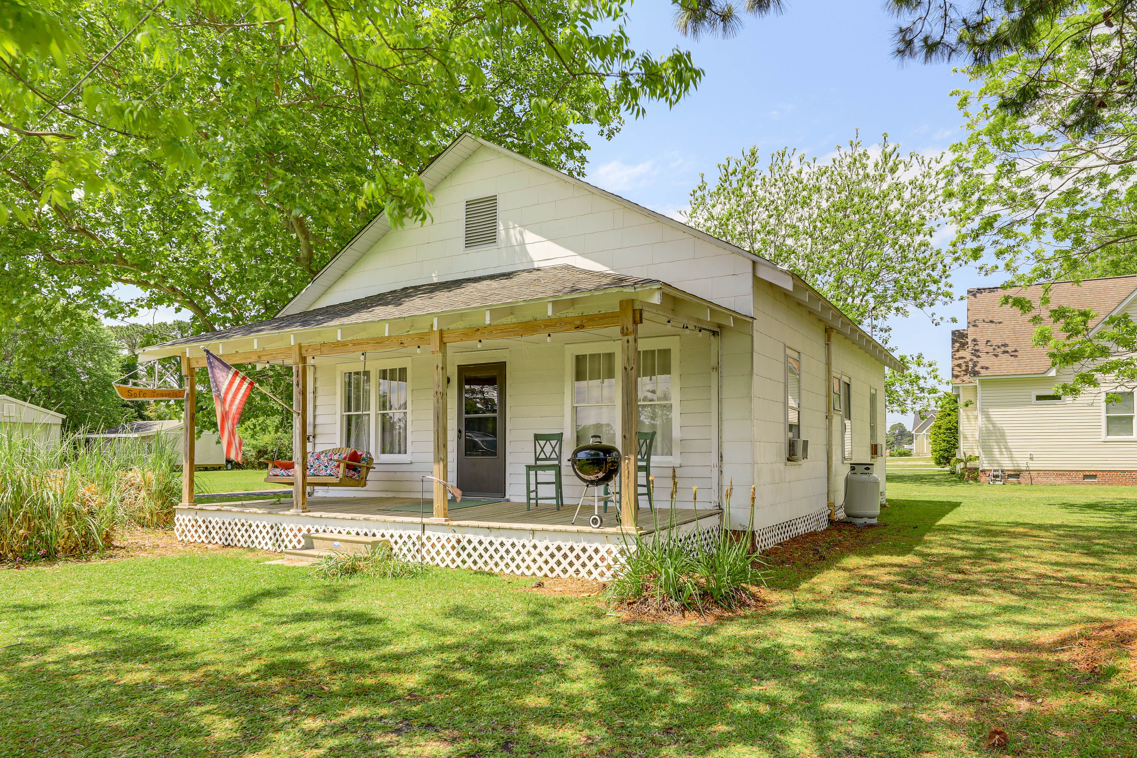 Marshallberg Vacation Rental | 3BR | 1BA | 1,080 Sq Ft | 3 Steps Required