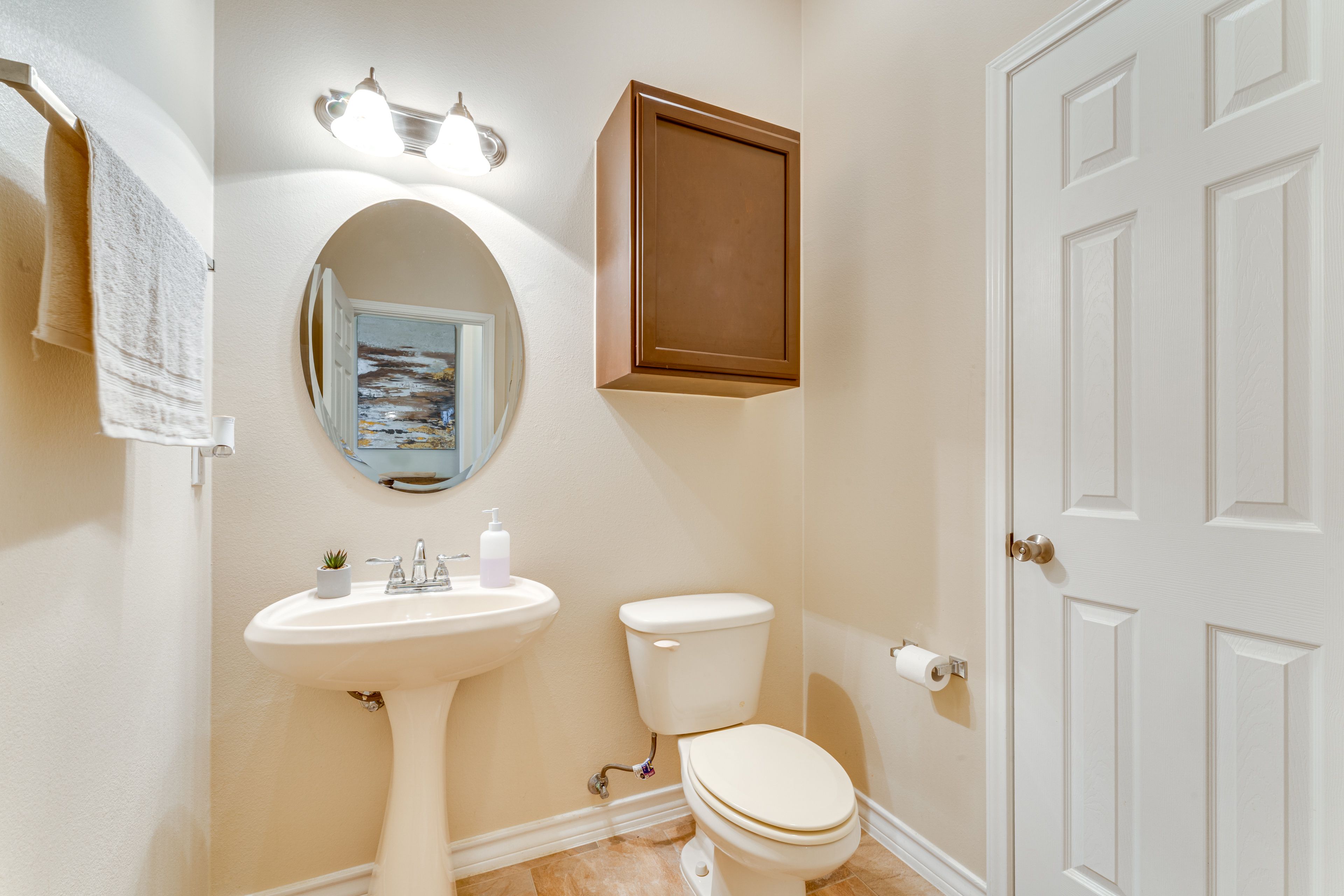 Half Bathroom | 1st Floor