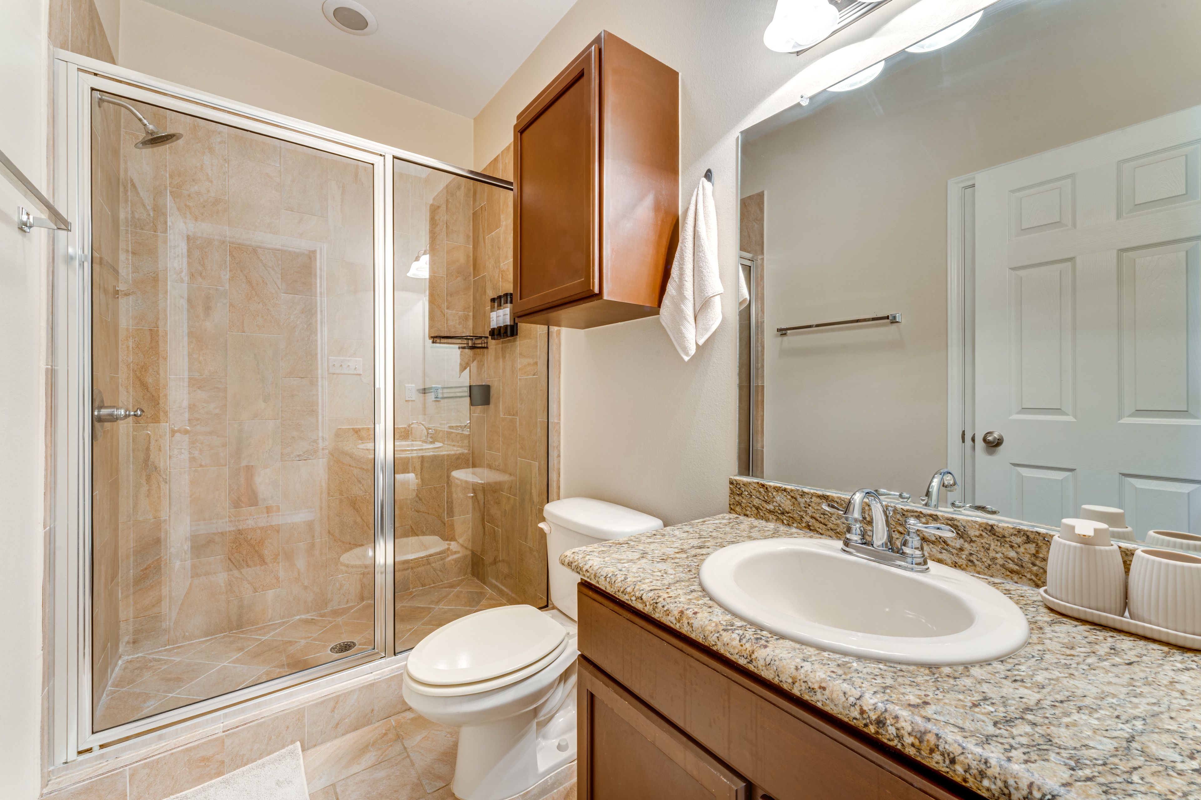 Full Bathroom | 2nd Floor
