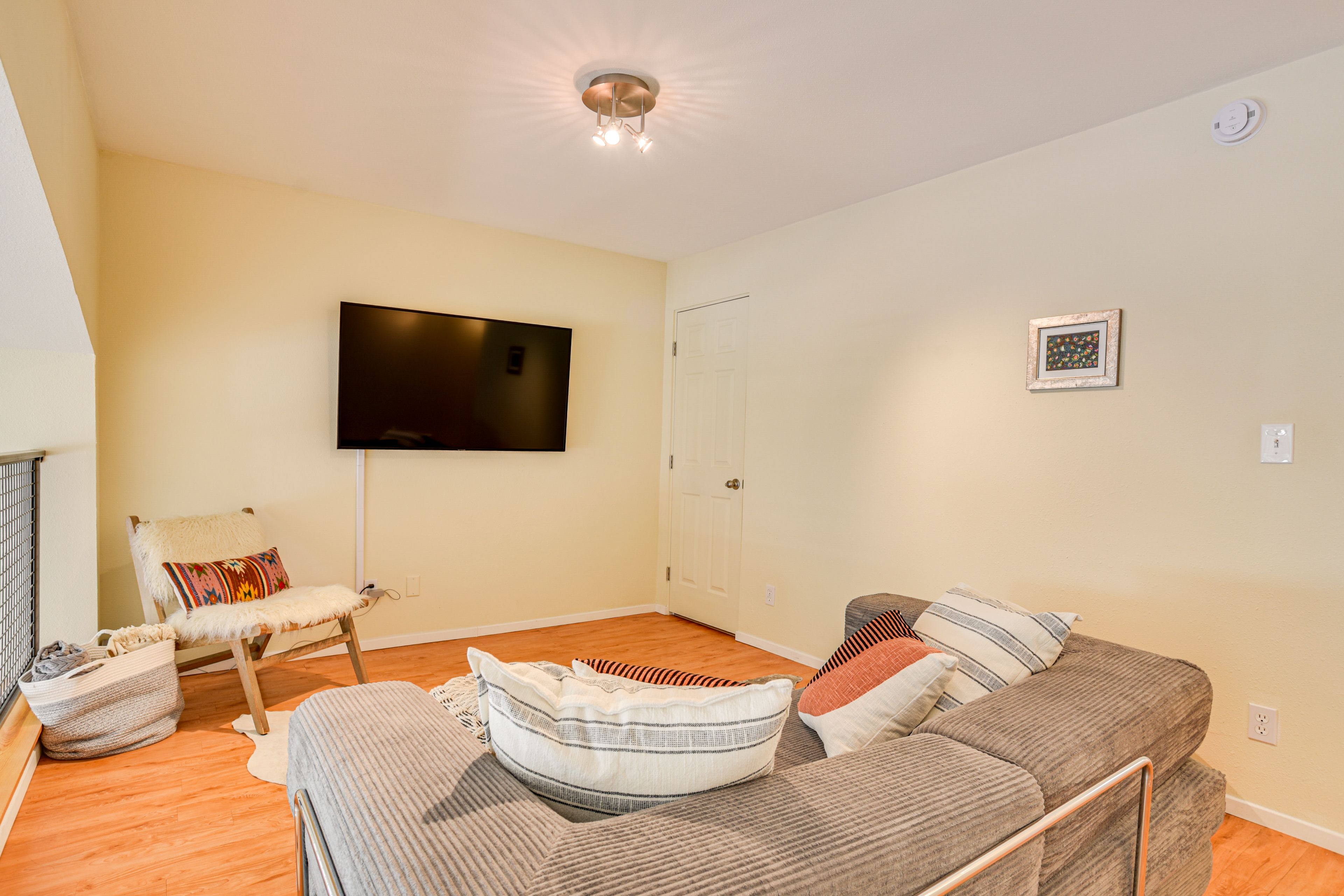 Loft | Queen Sleeper Sofa | 2nd Floor | Smart TV
