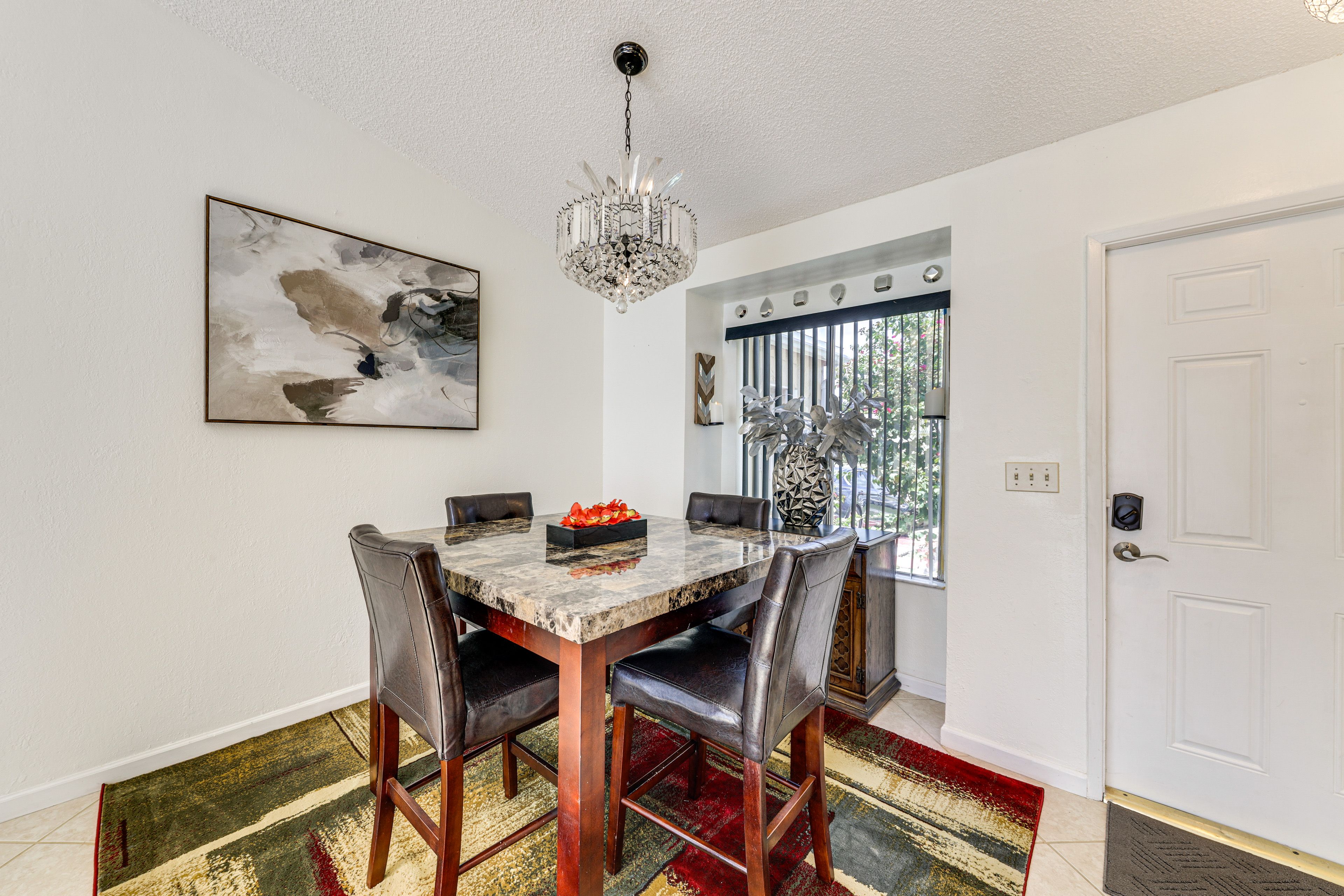 Dining Table | Dishware/Flatware