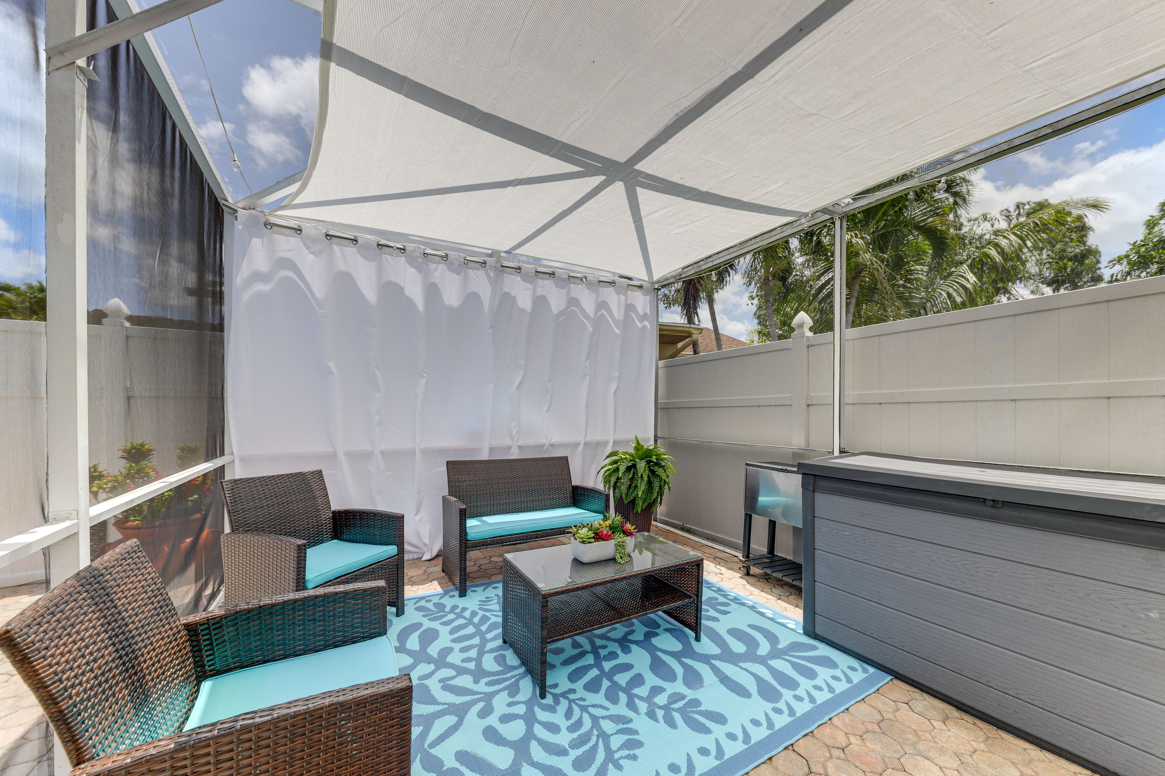 House Exterior | Screened Patio | Gas Grill