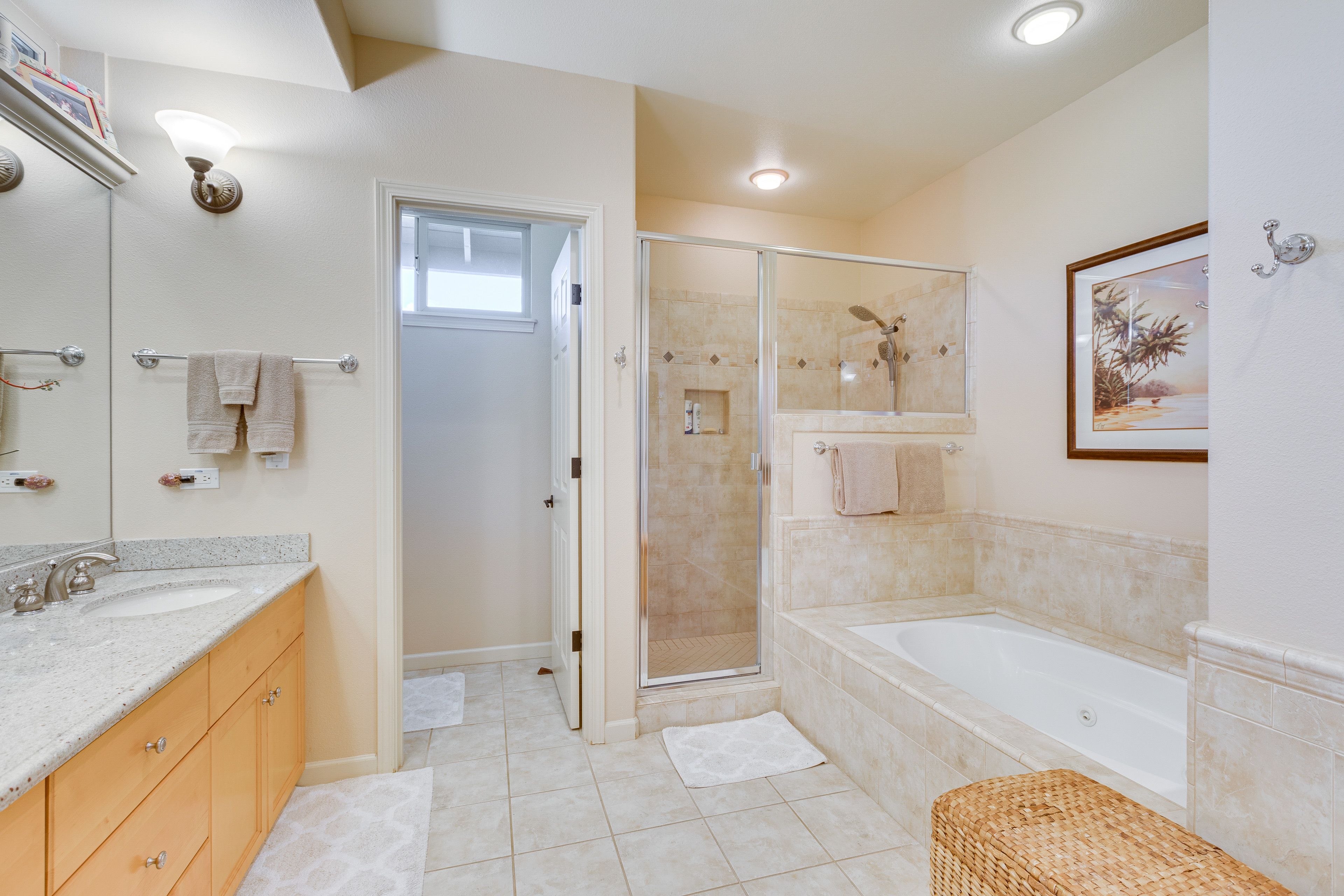 En-Suite Bathroom | 2nd Floor