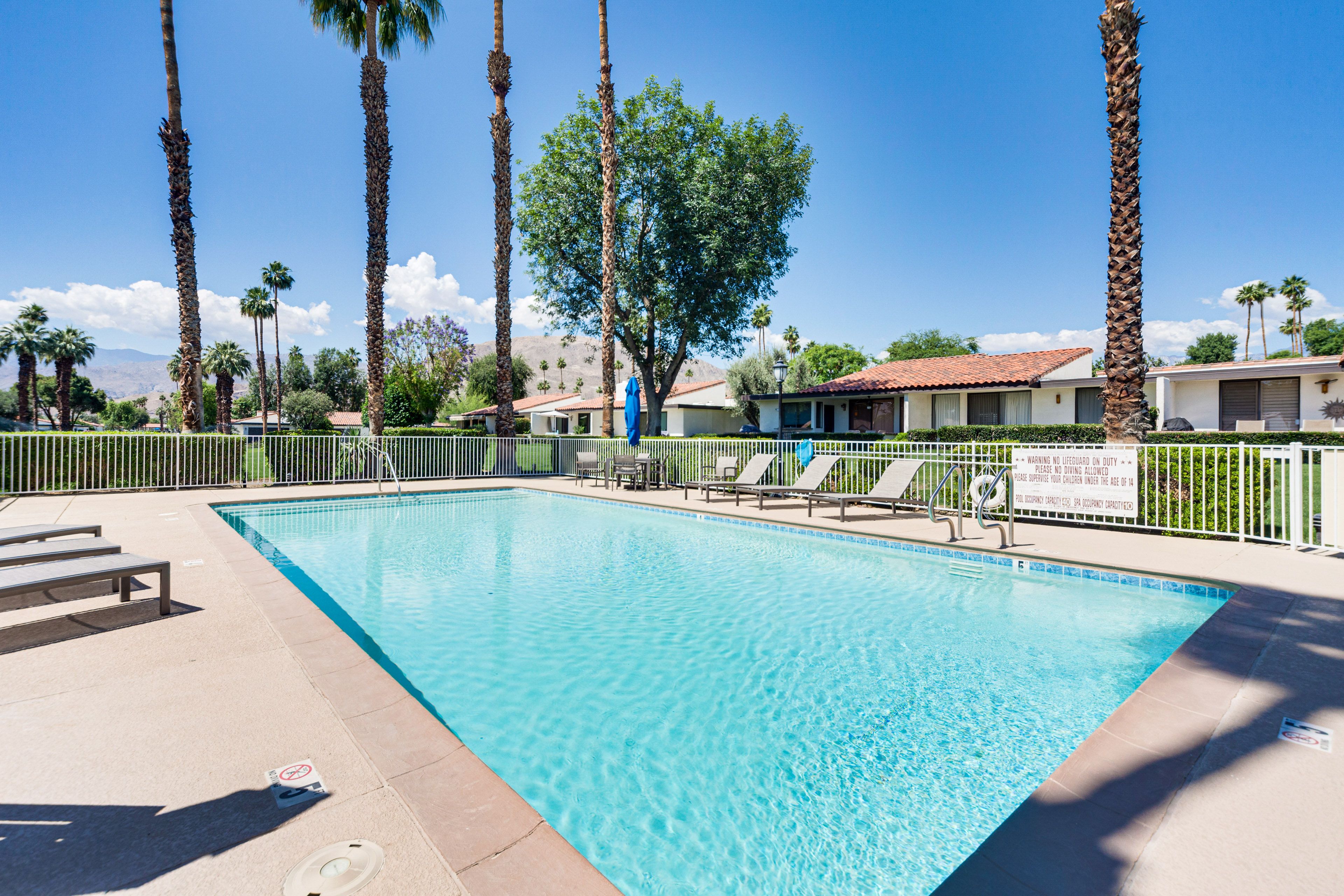 Community Amenities | Outdoor Pool & Hot Tub