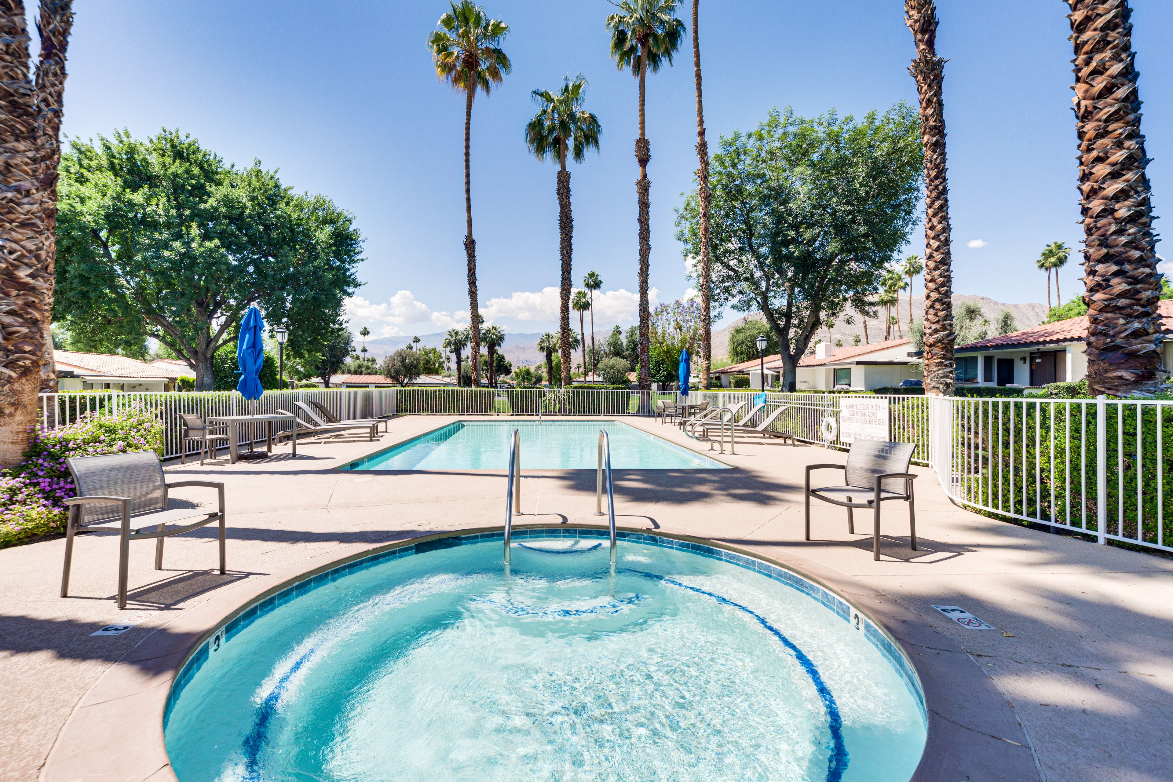 Rancho Las Palmas Country Club | Community Amenities | Outdoor Pool & Hot Tub