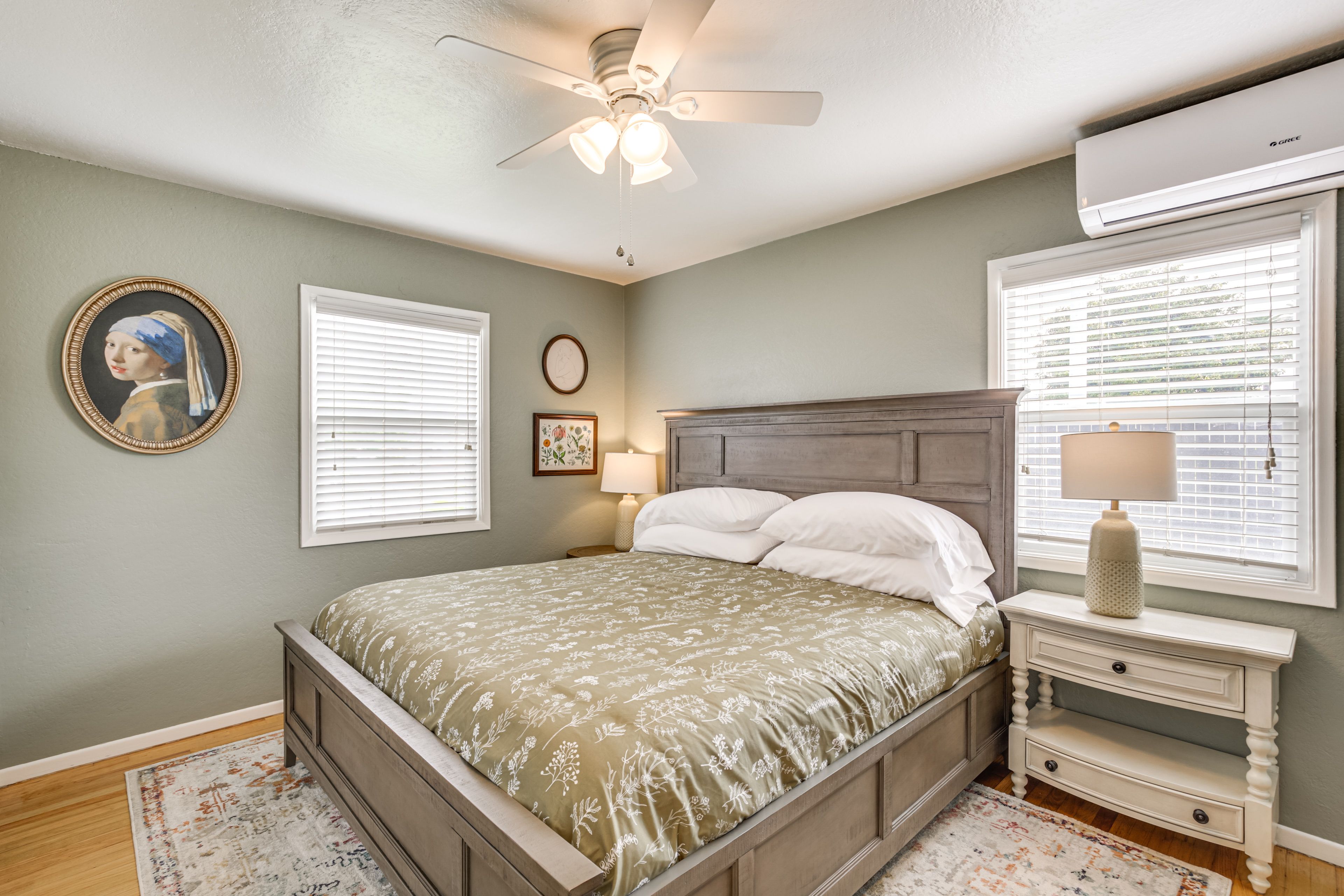 Bedroom 1 | King Bed | Linens Provided