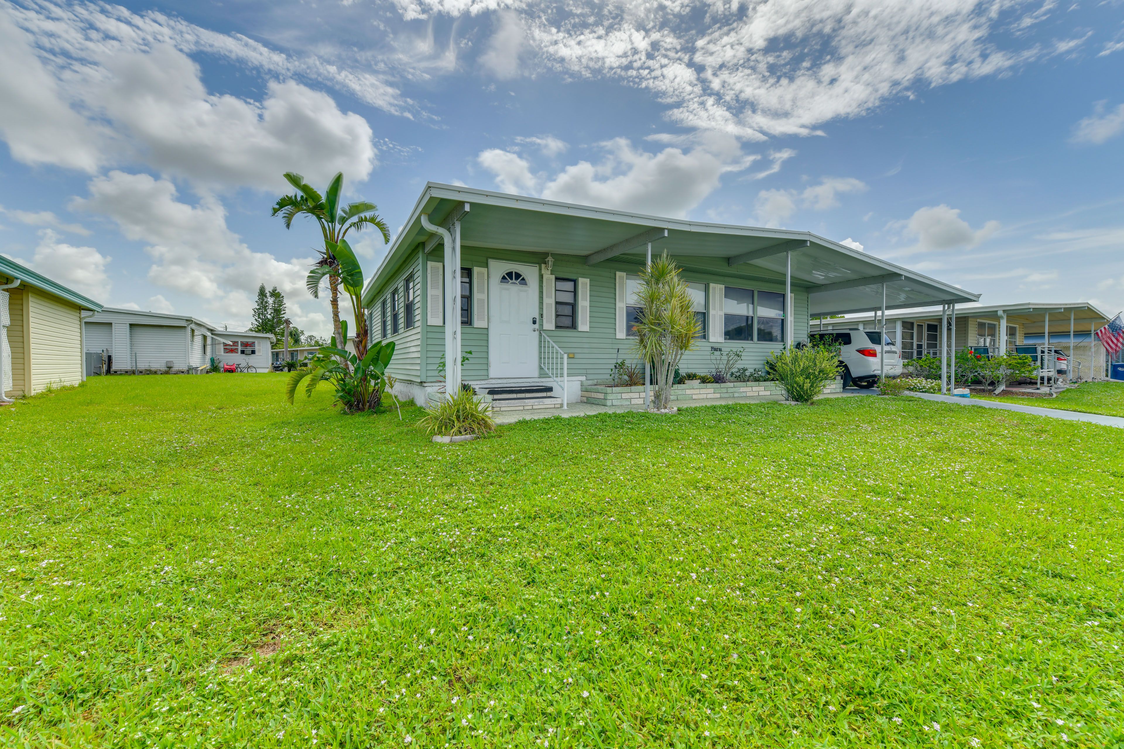 Ellenton Vacation Rental | 2BR | 2BA | 3 Steps to Enter | 1,300 Sq Ft