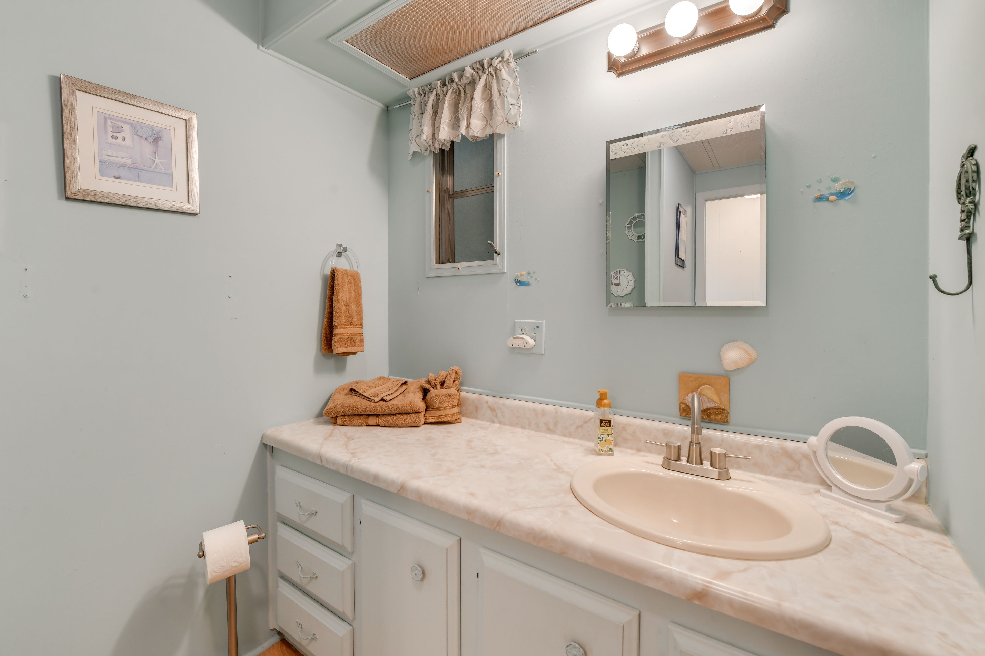 Full Bathroom