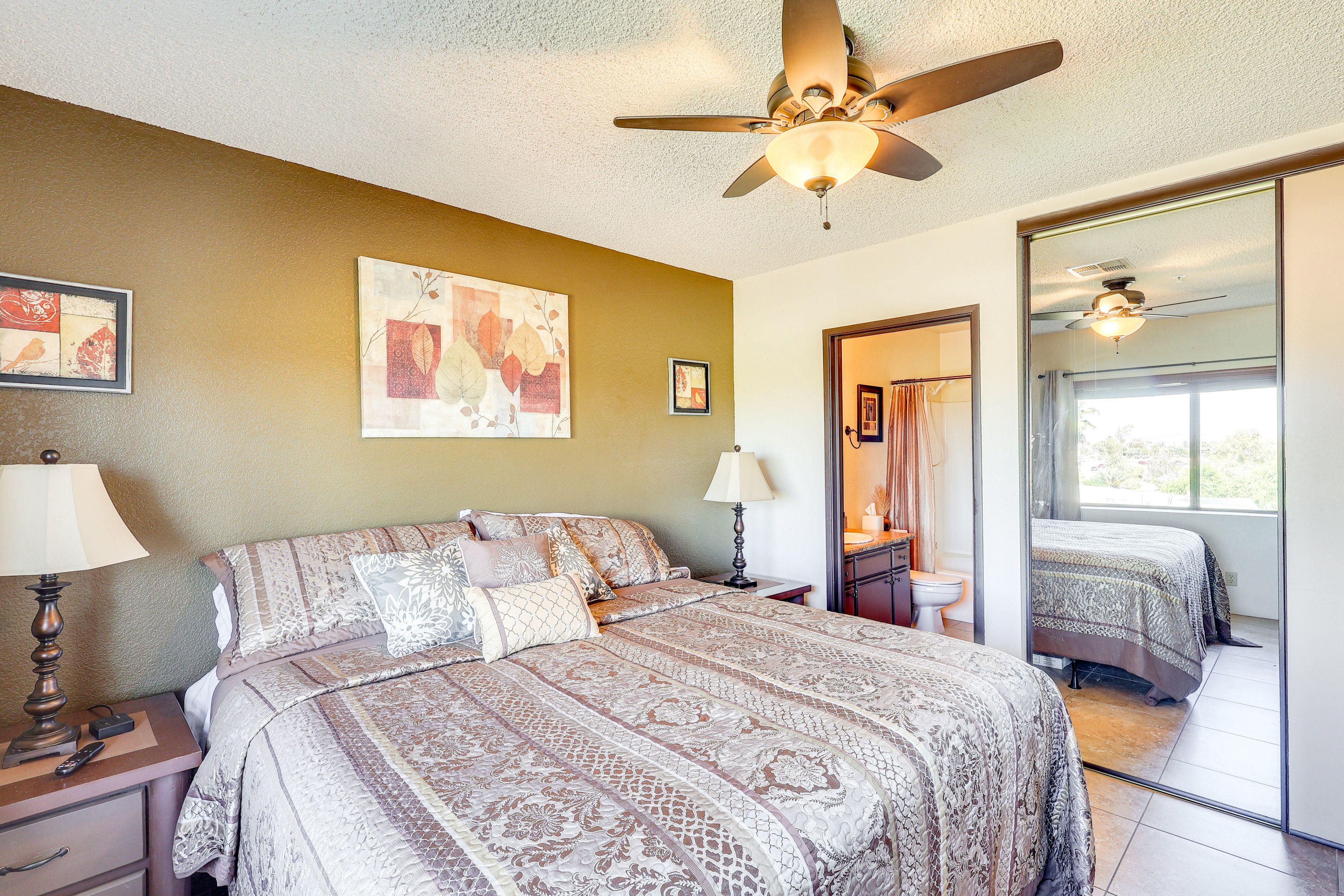 Bedroom 1 | King Bed | Linens