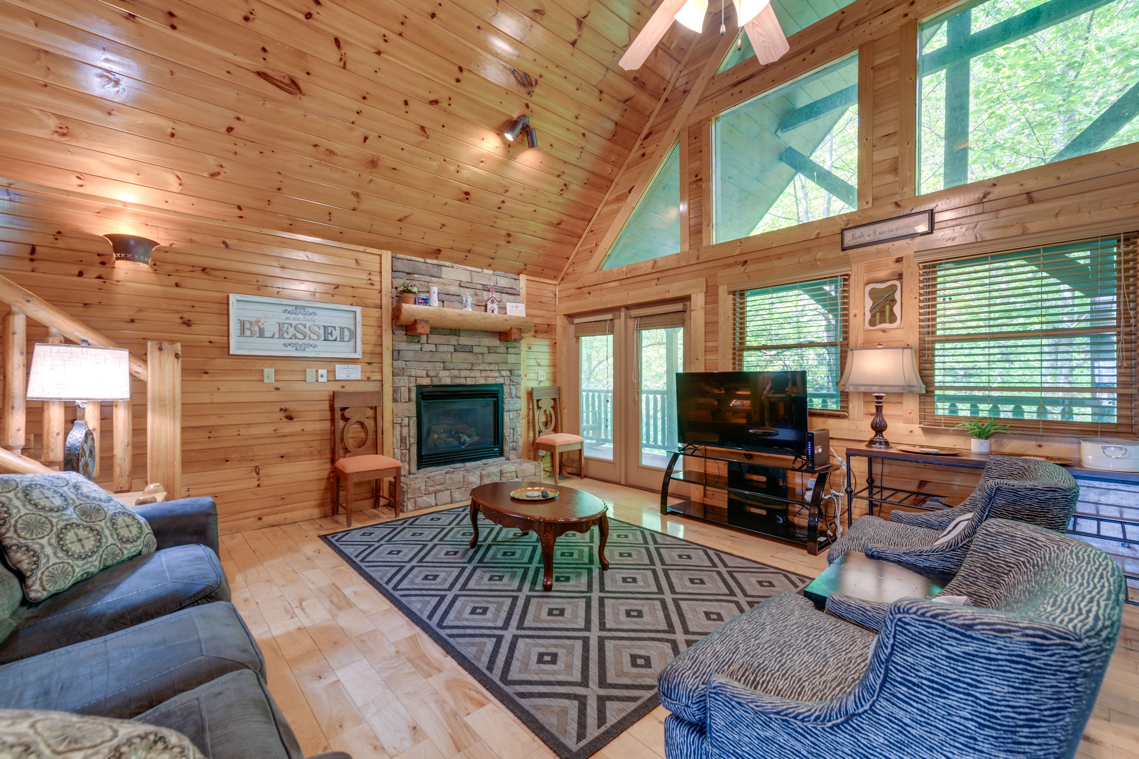 Living Room | Multi-Level Cabin | 1,997 Sq Ft