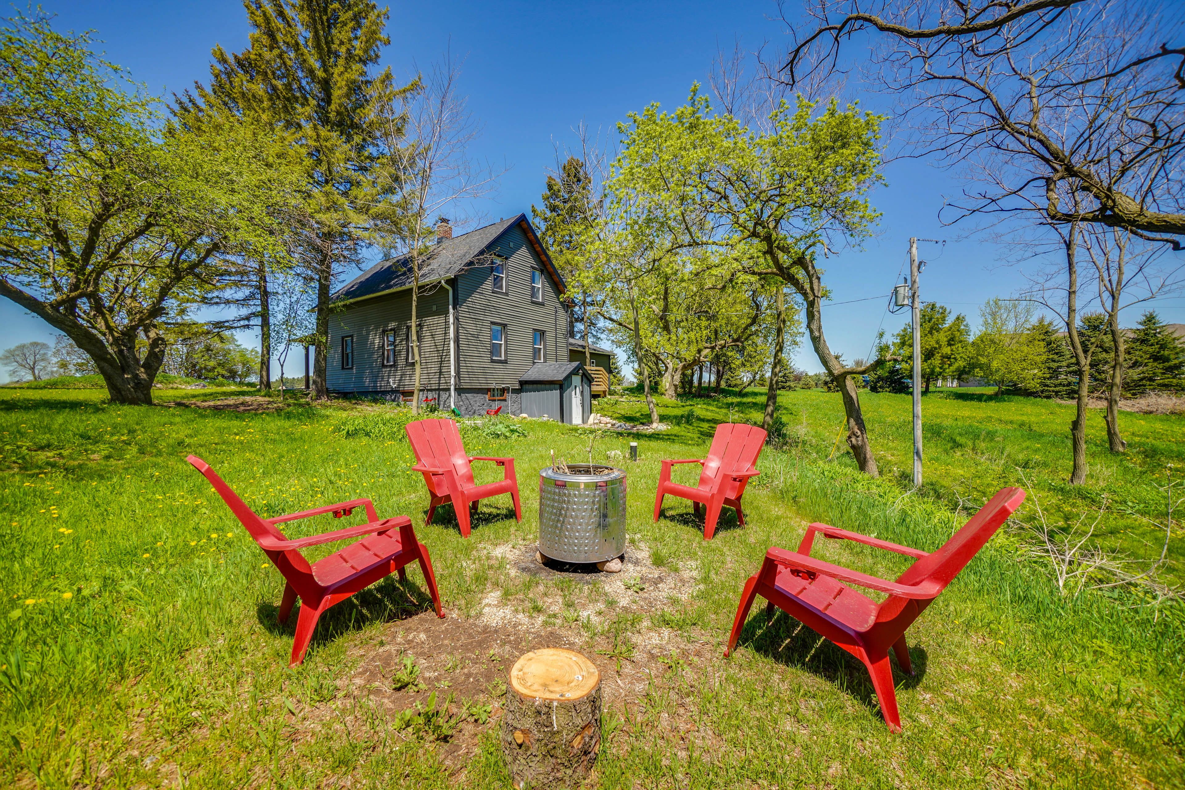 Farmhouse Exterior | Deck | Fire Pit | Wildlife Watching | 3 Mi to Lake