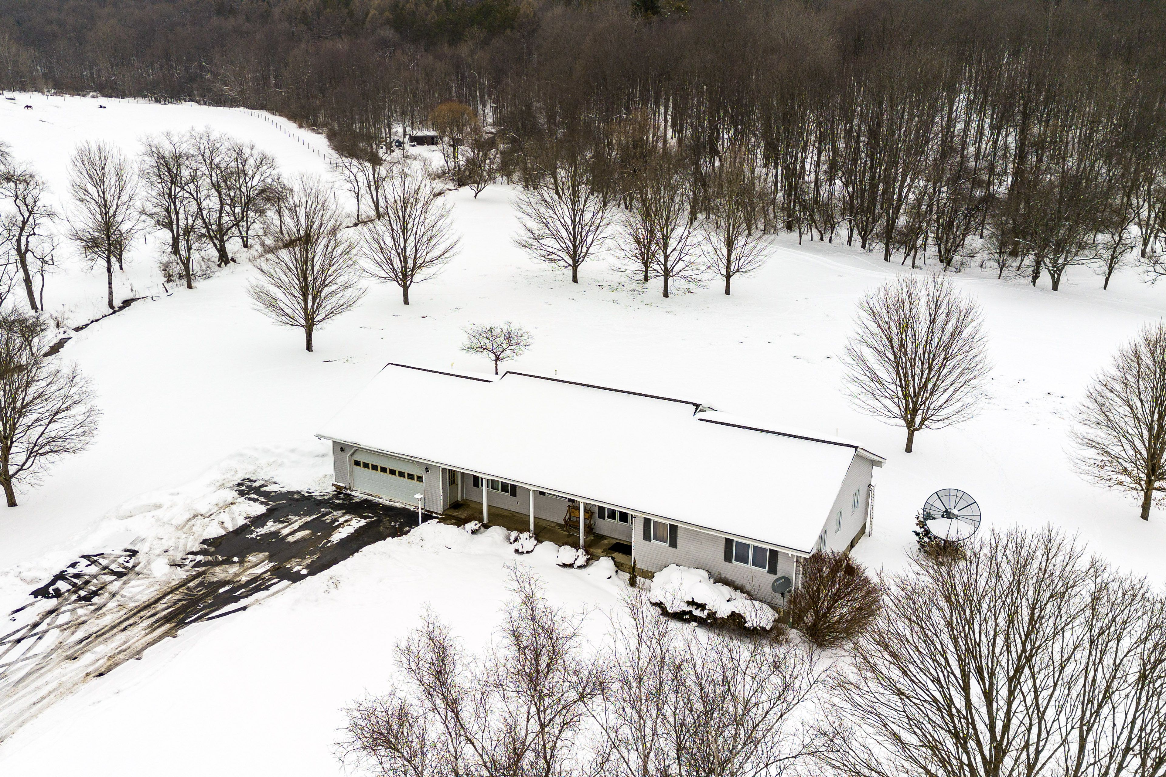 Little Valley Vacation Rental | 3BR | 2.5BA | 1,832 Sq Ft | 2 Steps to Enter